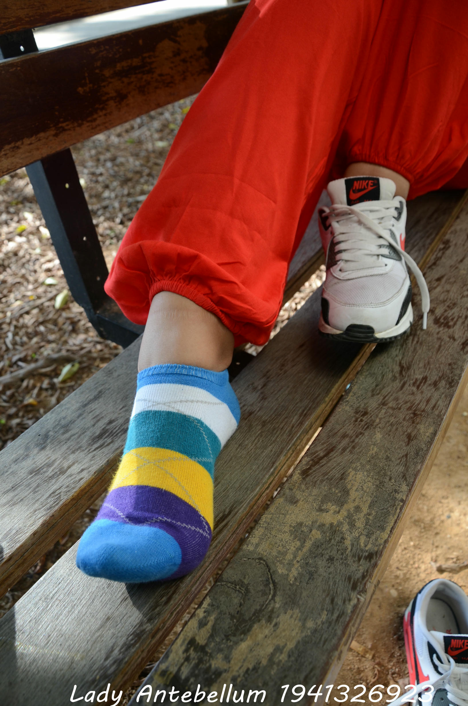 [战前女神] 恋足美腿棉袜女神级摄影套图 117 [92P+190M]_第2集