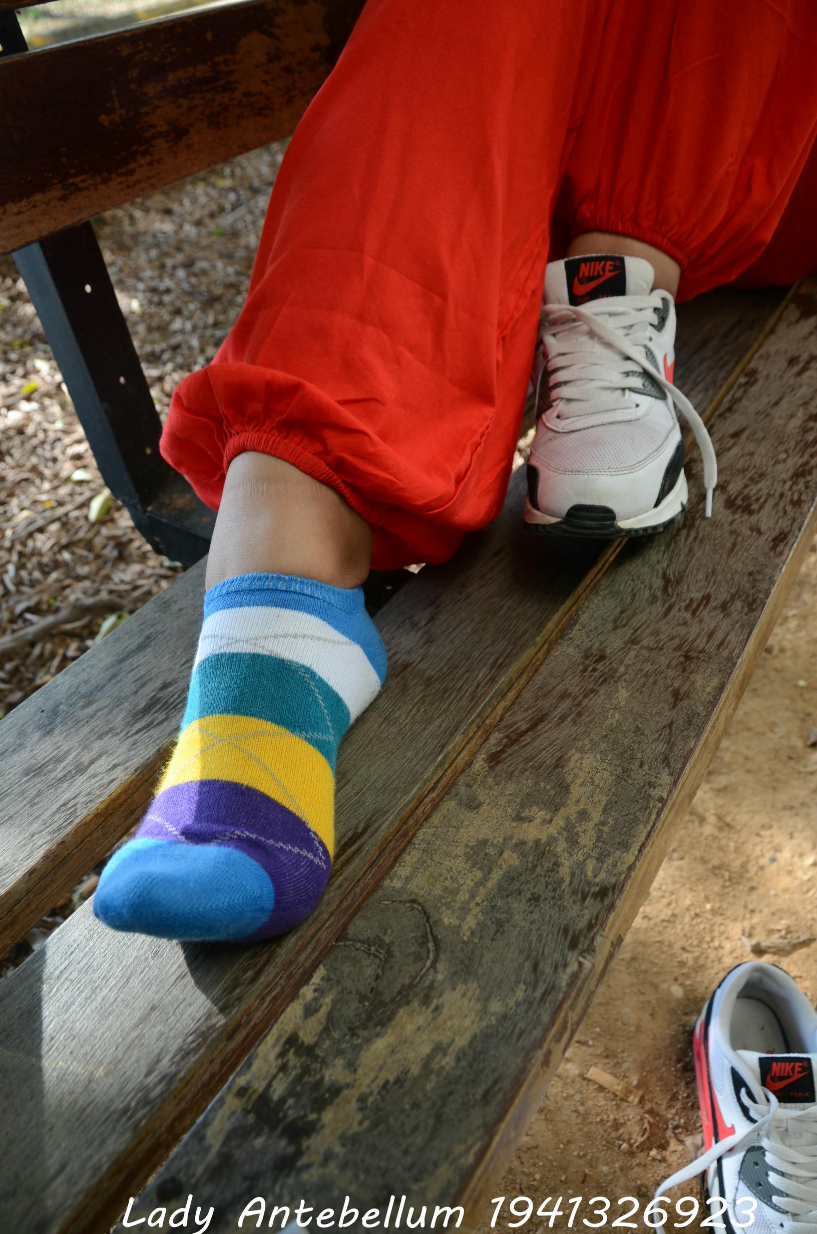 [战前女神] 恋足美腿棉袜女神级摄影套图 117 [92P+190M]_第2集