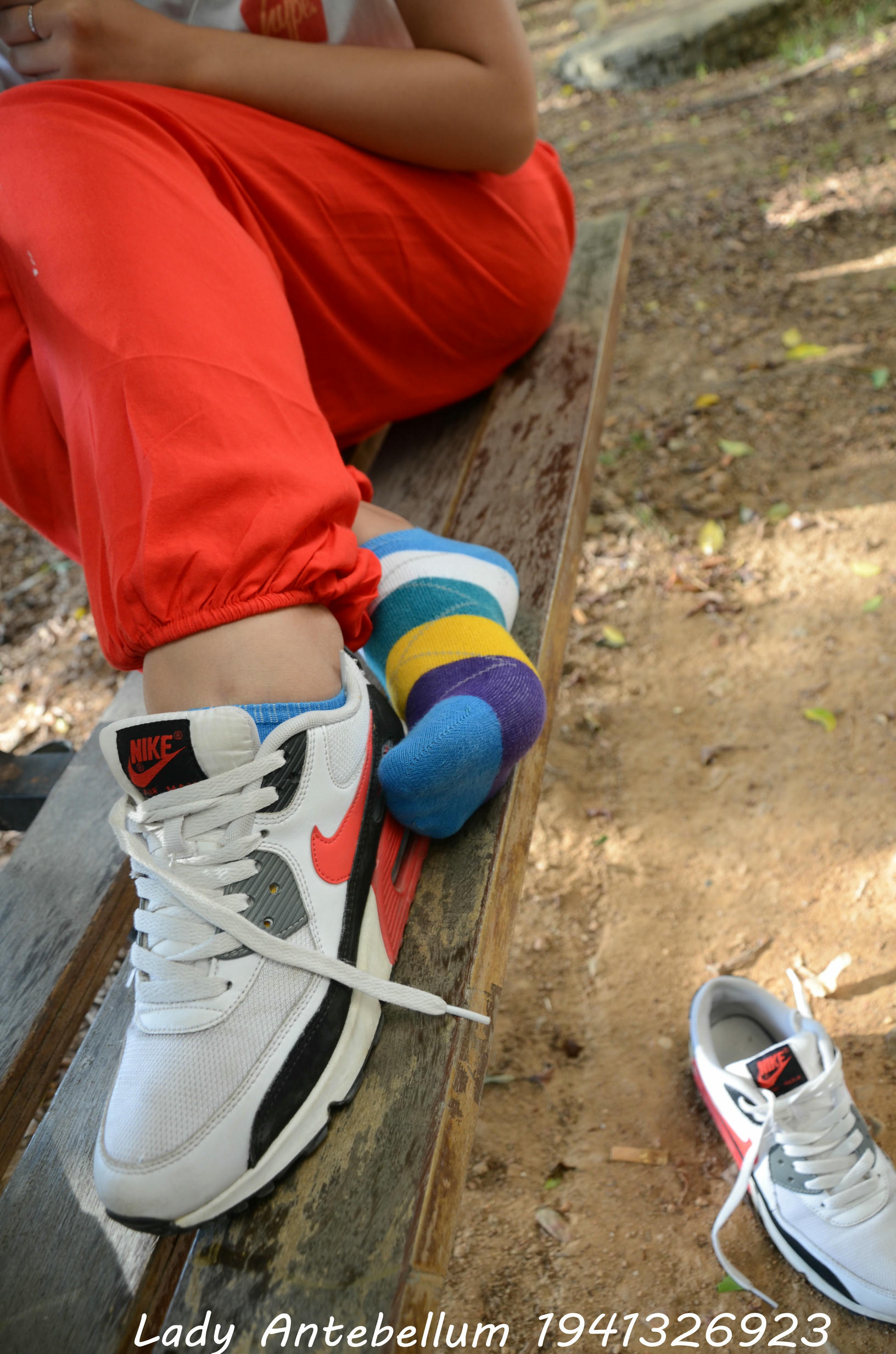 [战前女神] 恋足美腿棉袜女神级摄影套图 117 [92P+190M]_第2集