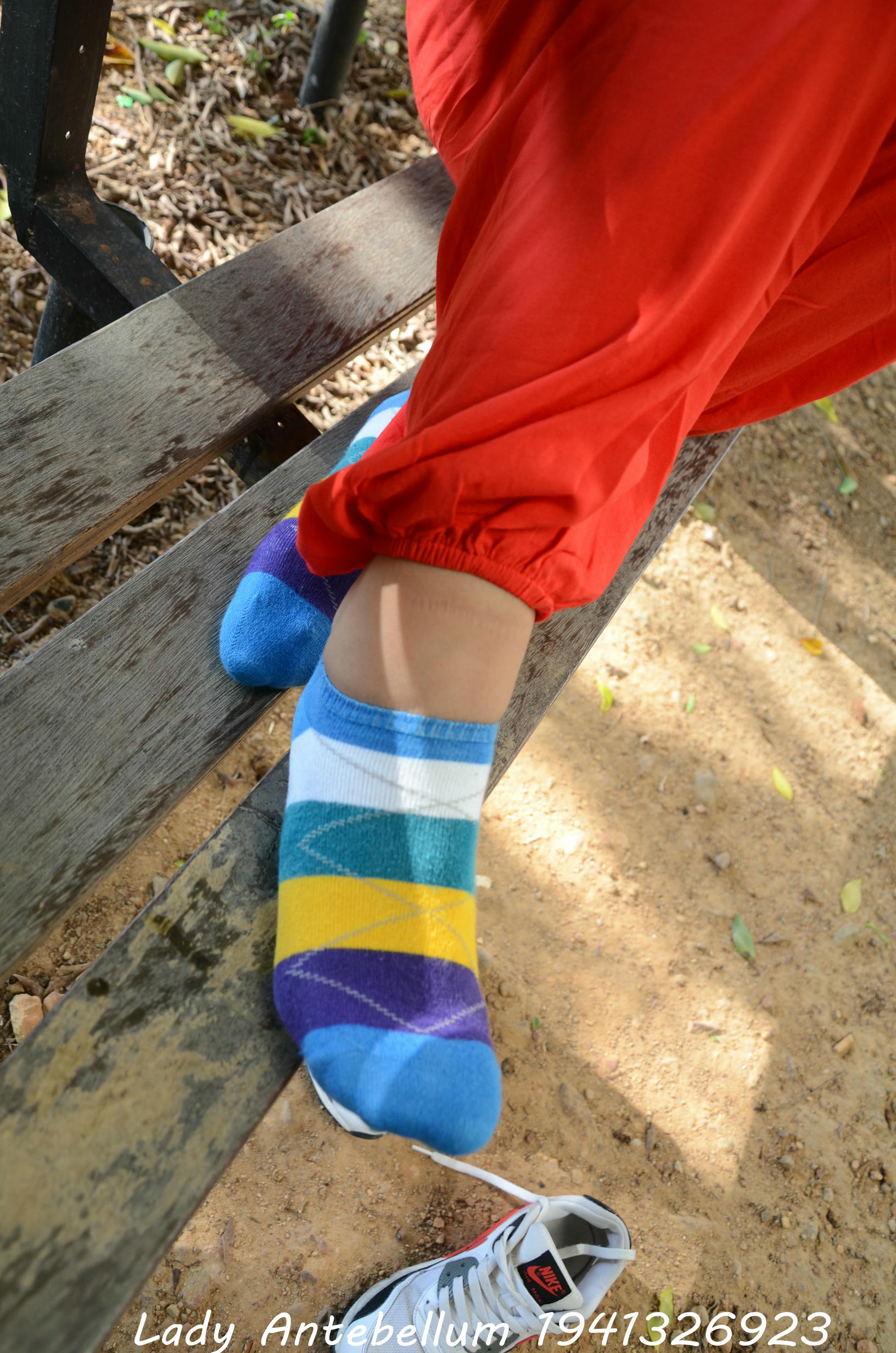 [战前女神] 恋足美腿棉袜女神级摄影套图 117 [92P+190M]_第3集