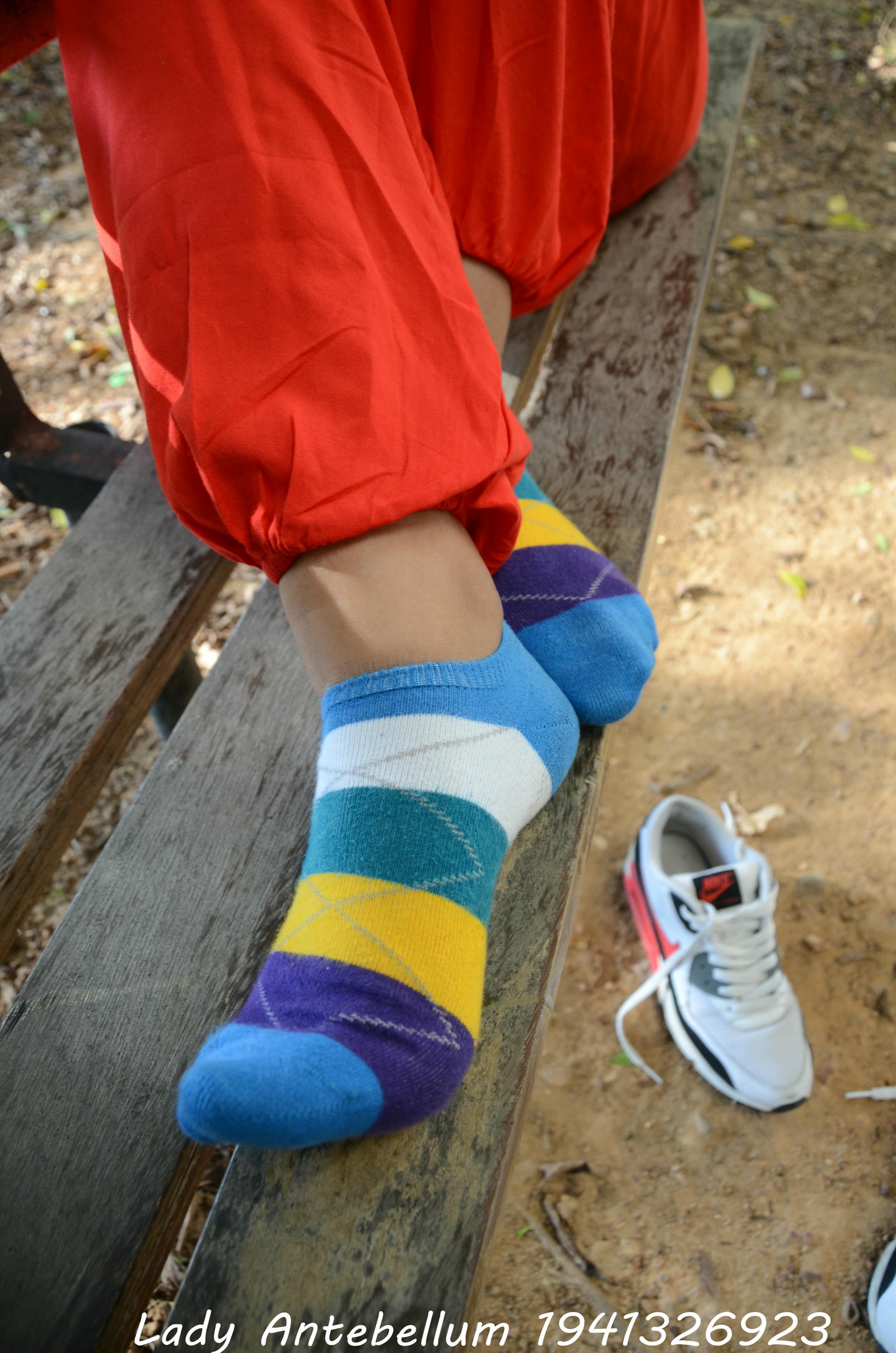 [战前女神] 恋足美腿棉袜女神级摄影套图 117 [92P+190M]_第5集