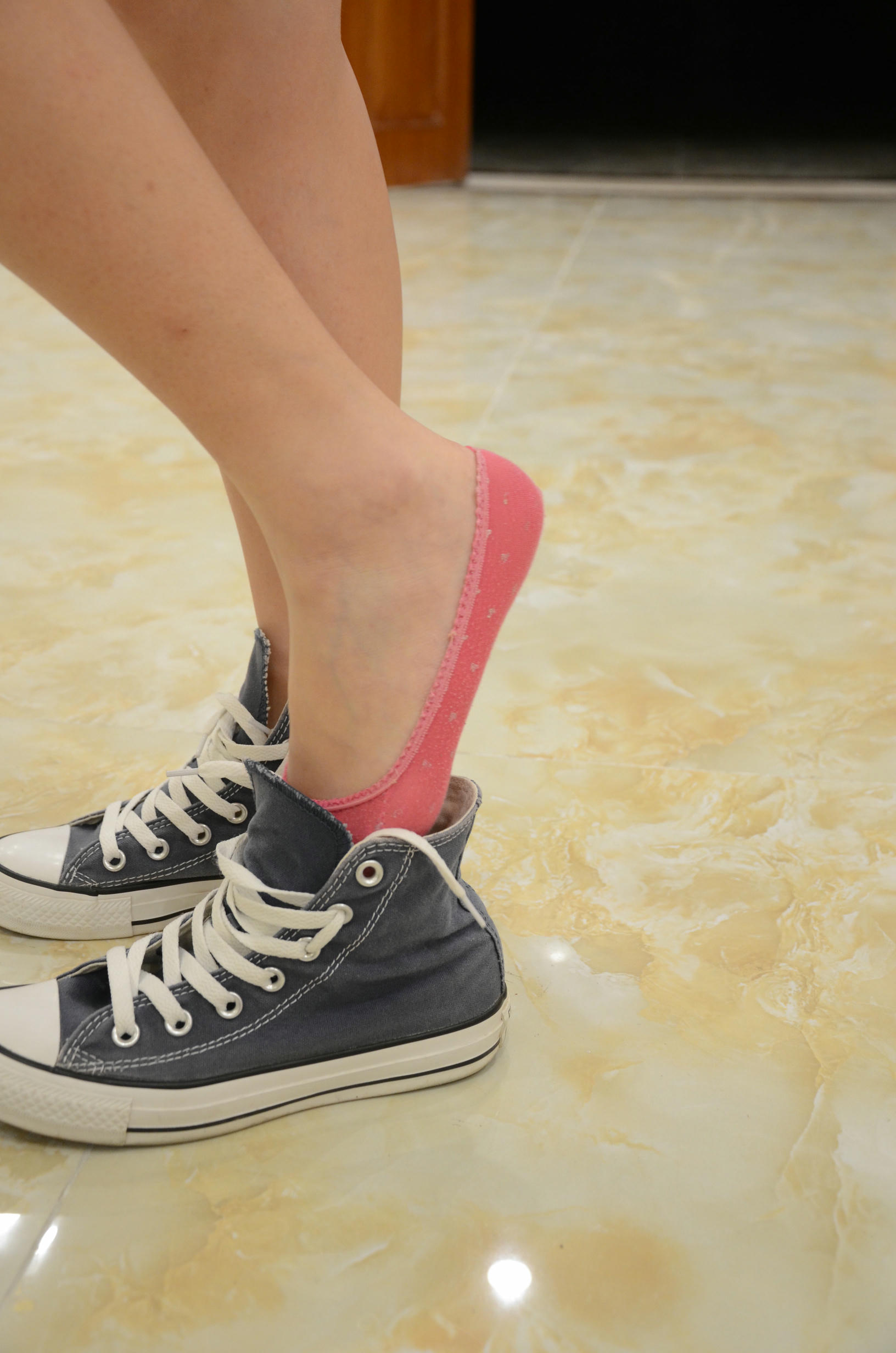 [战前女神] 恋足美腿棉袜女神级摄影套图 118 [103P+153M]_第2集