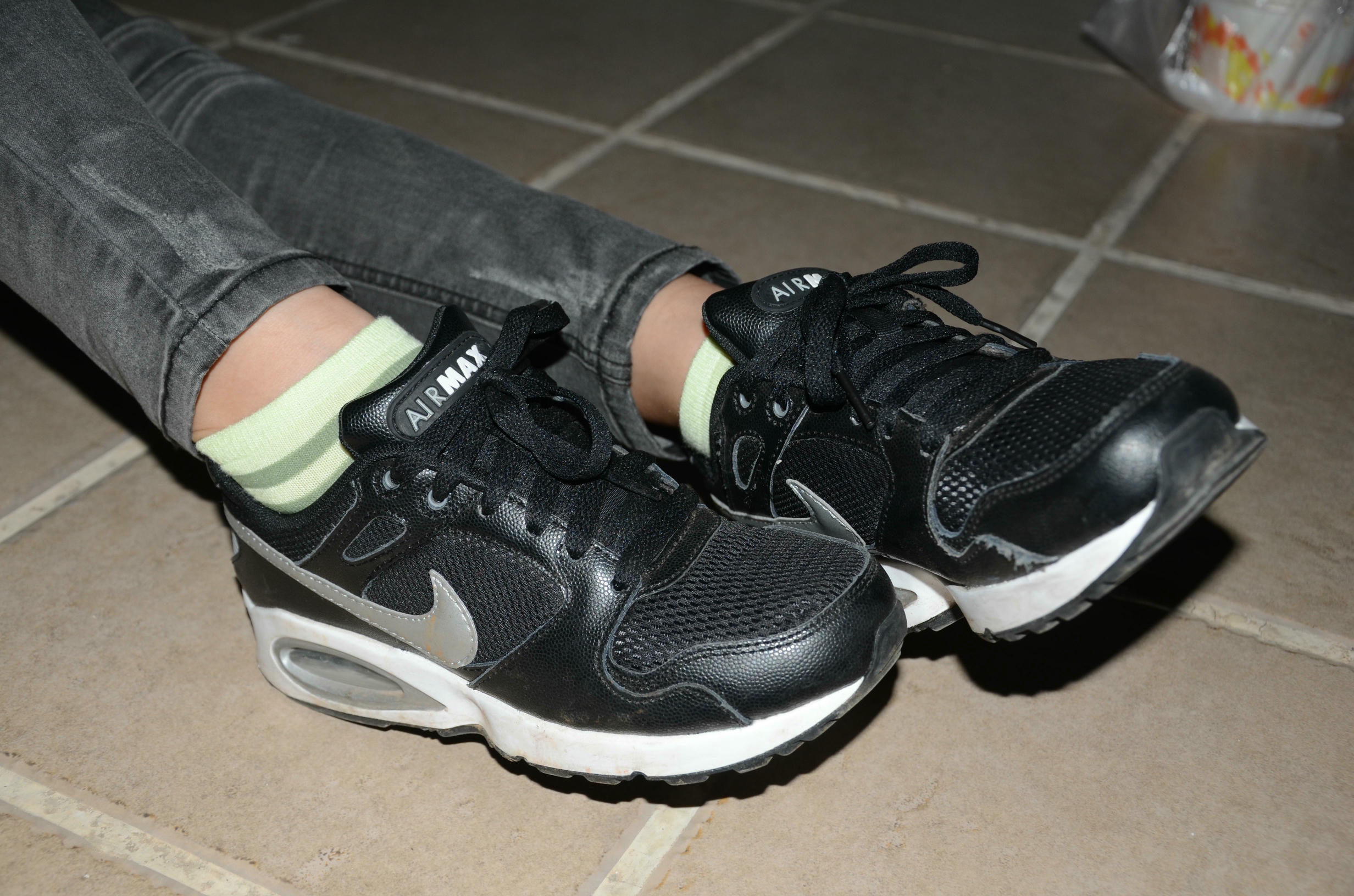 [战前女神] 恋足美腿棉袜女神级摄影套图 119 [87P+100M]_第1集