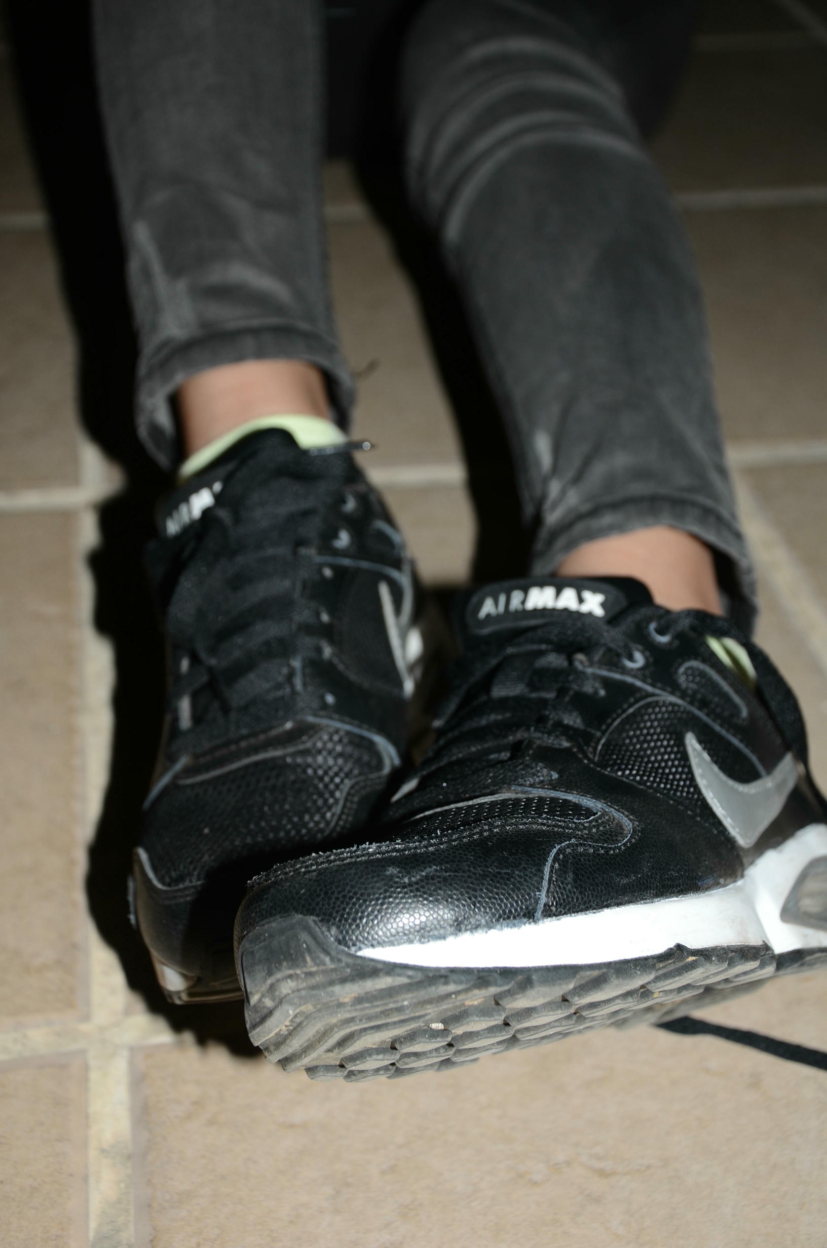 [战前女神] 恋足美腿棉袜女神级摄影套图 119 [87P+100M]_第1集