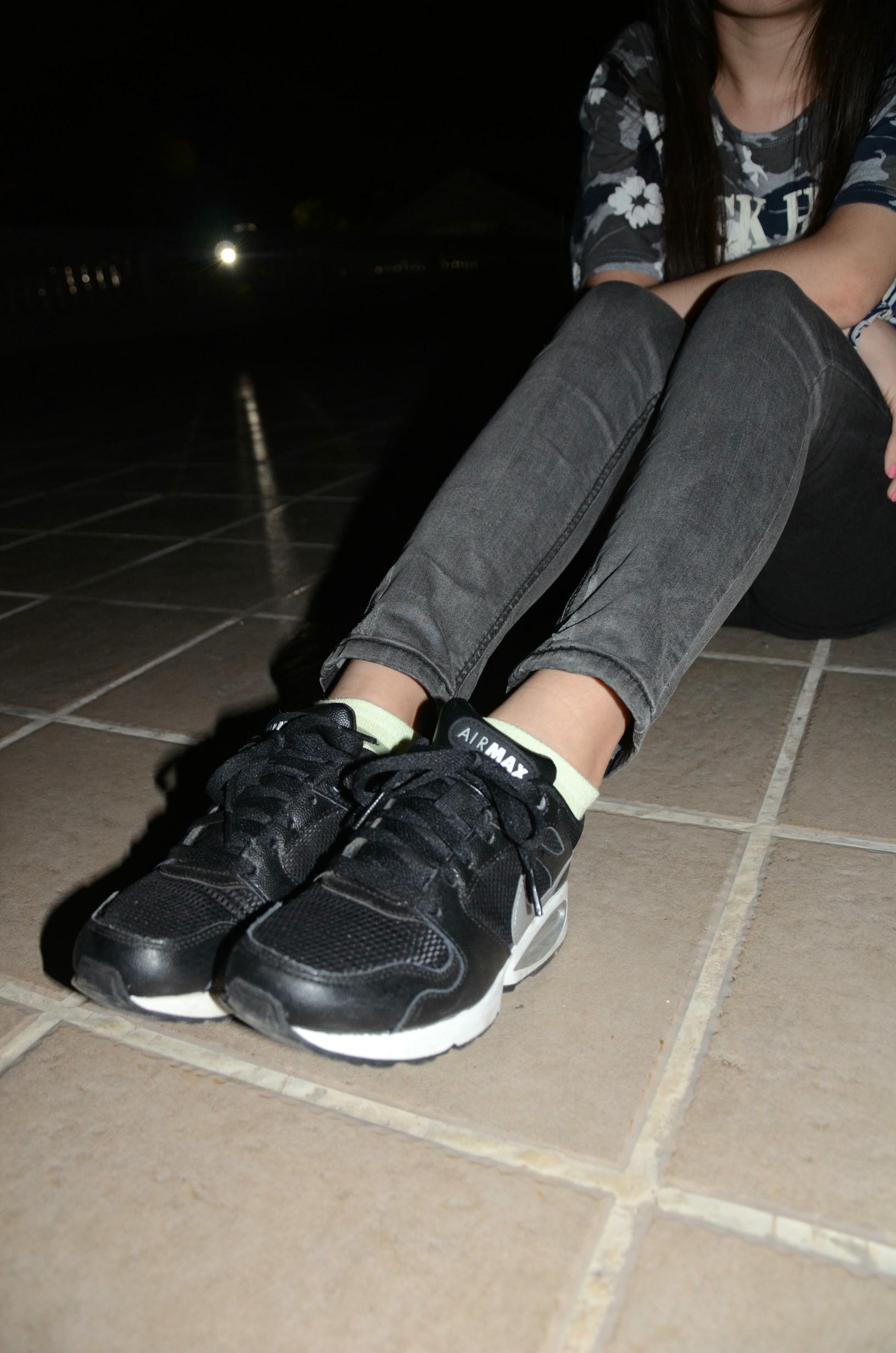 [战前女神] 恋足美腿棉袜女神级摄影套图 119 [87P+100M]_第1集