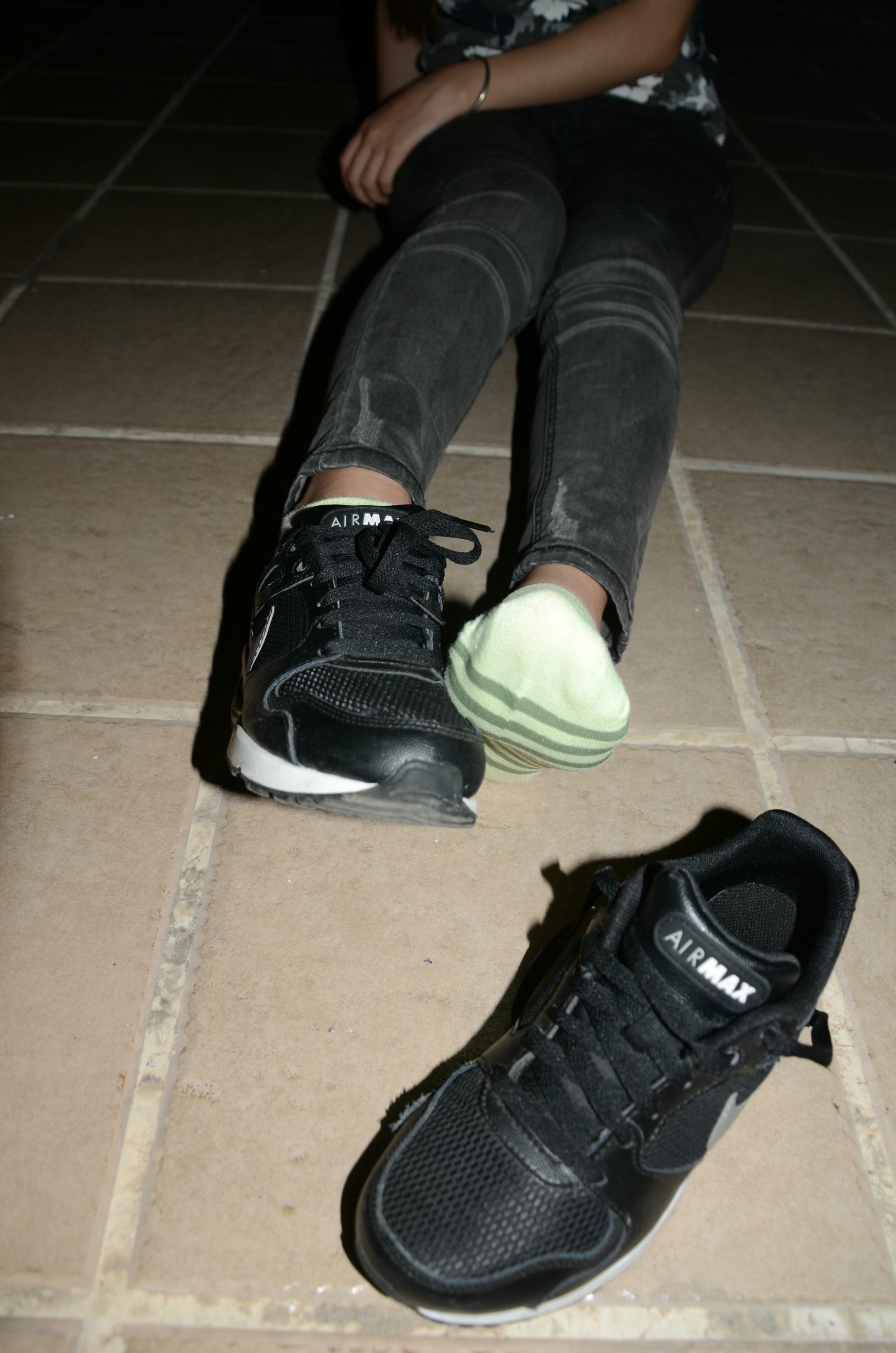 [战前女神] 恋足美腿棉袜女神级摄影套图 119 [87P+100M]_第2集