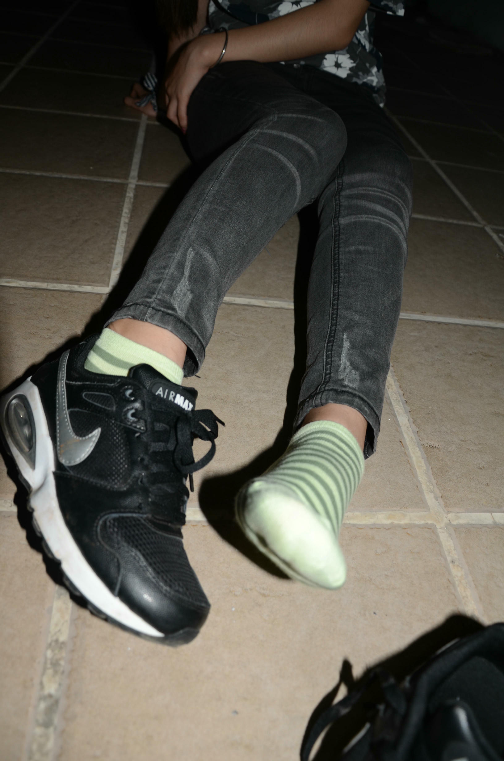 [战前女神] 恋足美腿棉袜女神级摄影套图 119 [87P+100M]_第2集