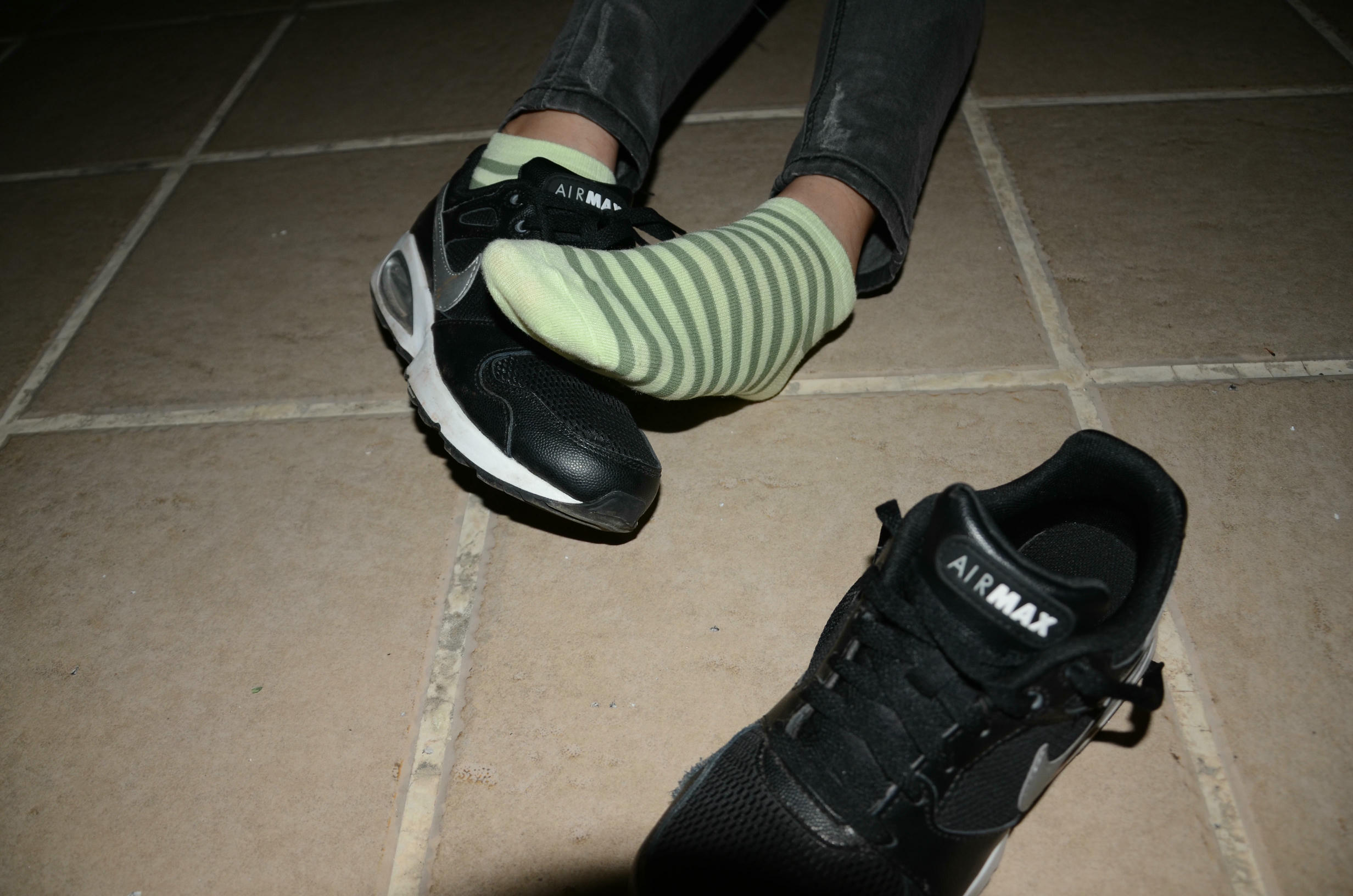 [战前女神] 恋足美腿棉袜女神级摄影套图 119 [87P+100M]_第2集