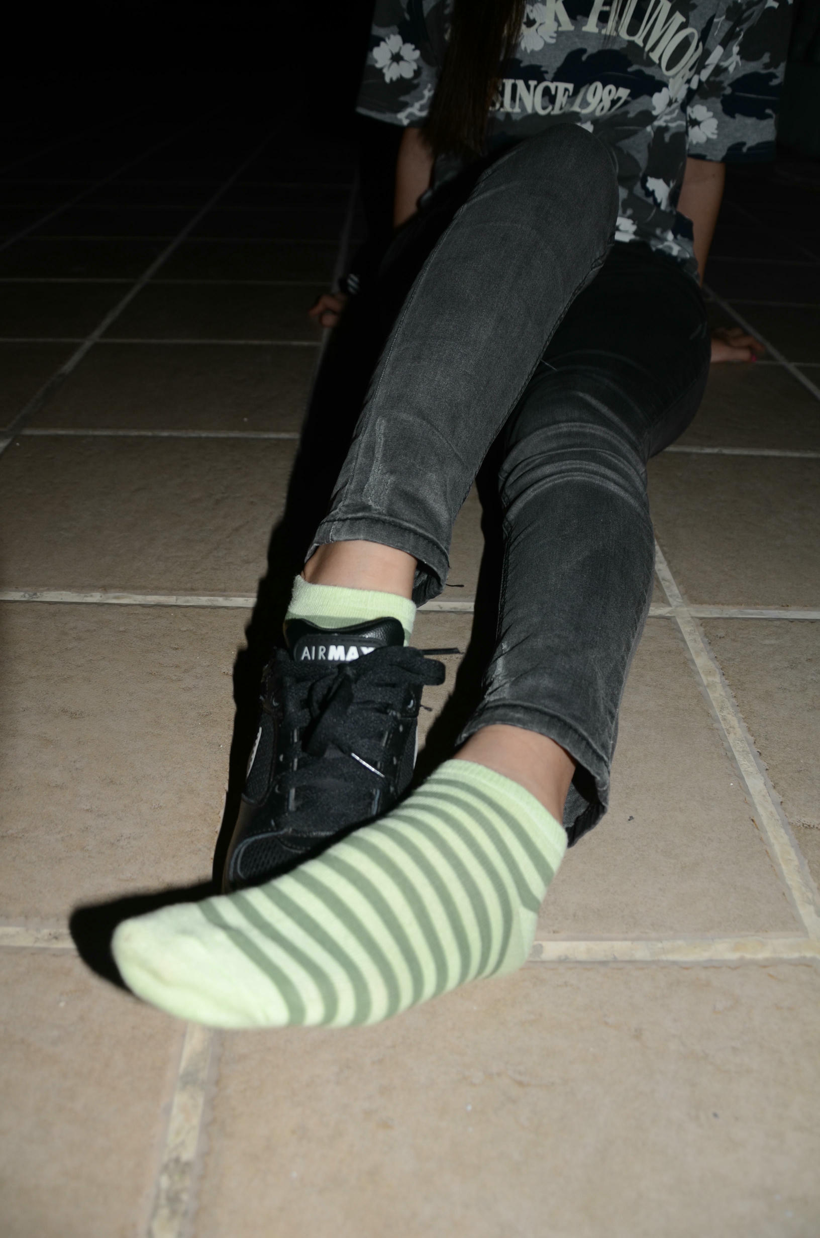 [战前女神] 恋足美腿棉袜女神级摄影套图 119 [87P+100M]_第2集