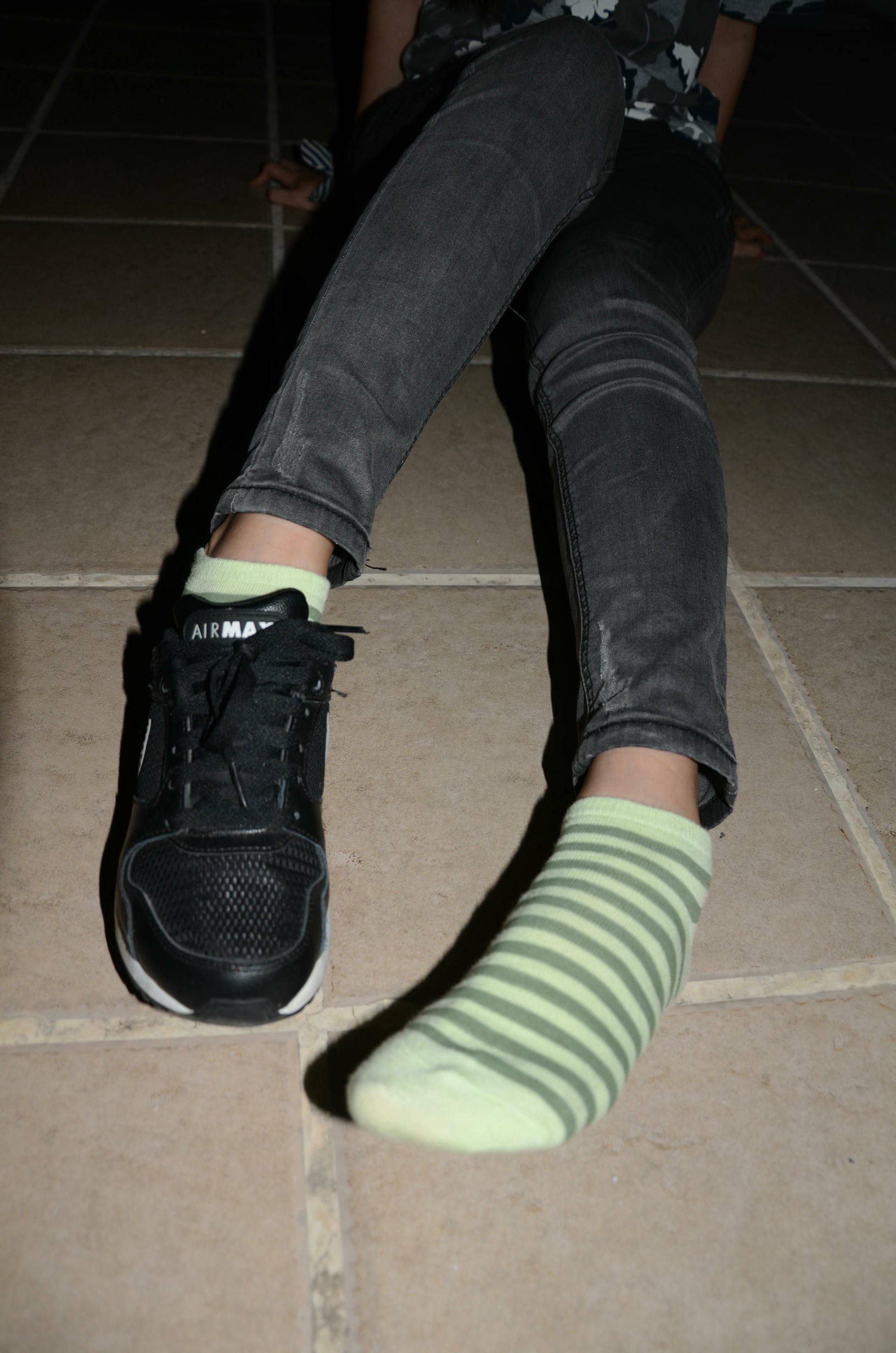 [战前女神] 恋足美腿棉袜女神级摄影套图 119 [87P+100M]_第2集