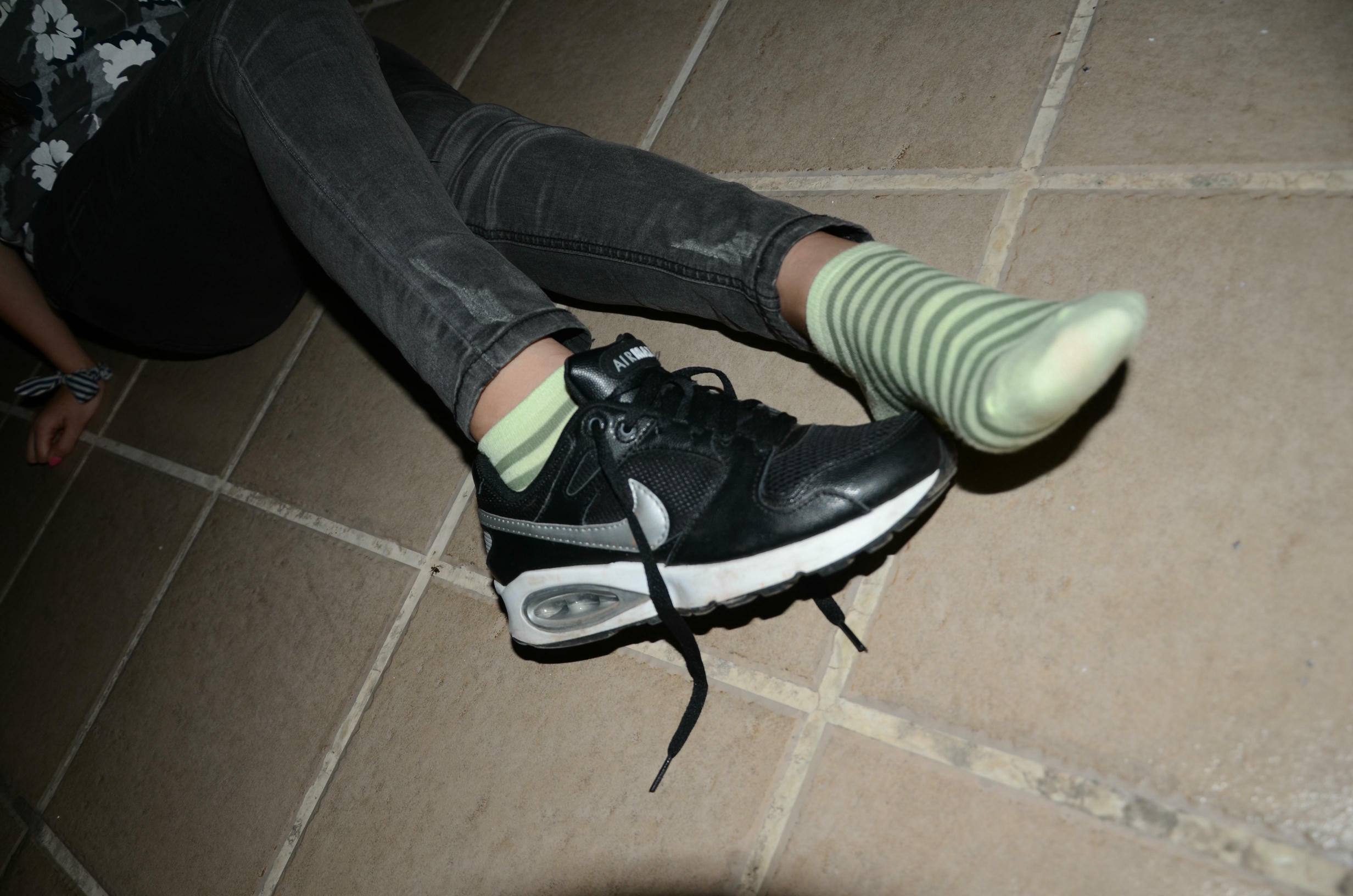 [战前女神] 恋足美腿棉袜女神级摄影套图 119 [87P+100M]_第3集