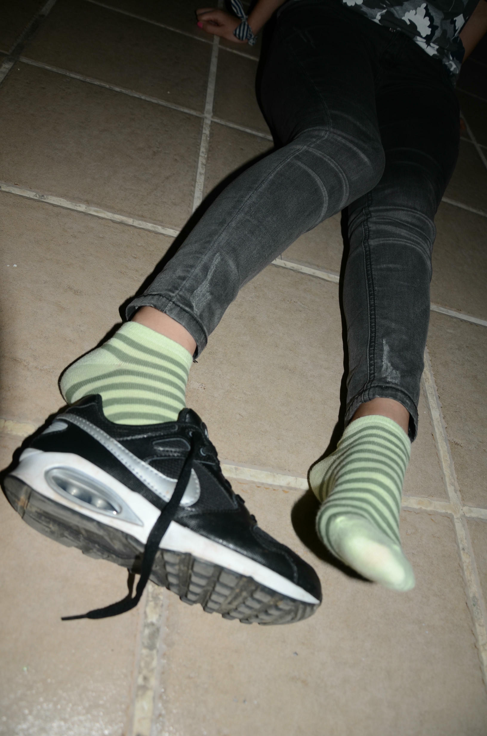 [战前女神] 恋足美腿棉袜女神级摄影套图 119 [87P+100M]_第3集