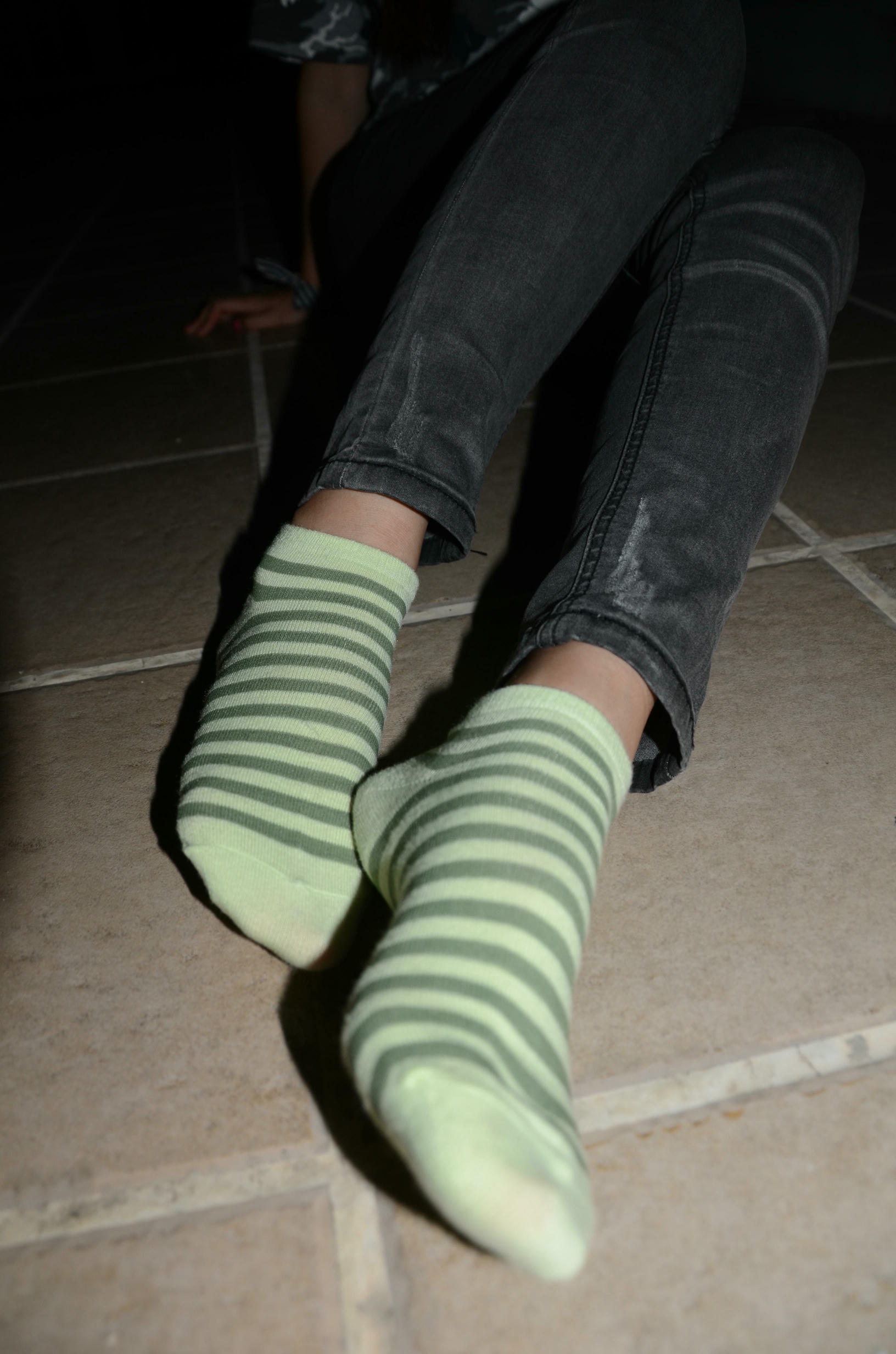 [战前女神] 恋足美腿棉袜女神级摄影套图 119 [87P+100M]_第3集