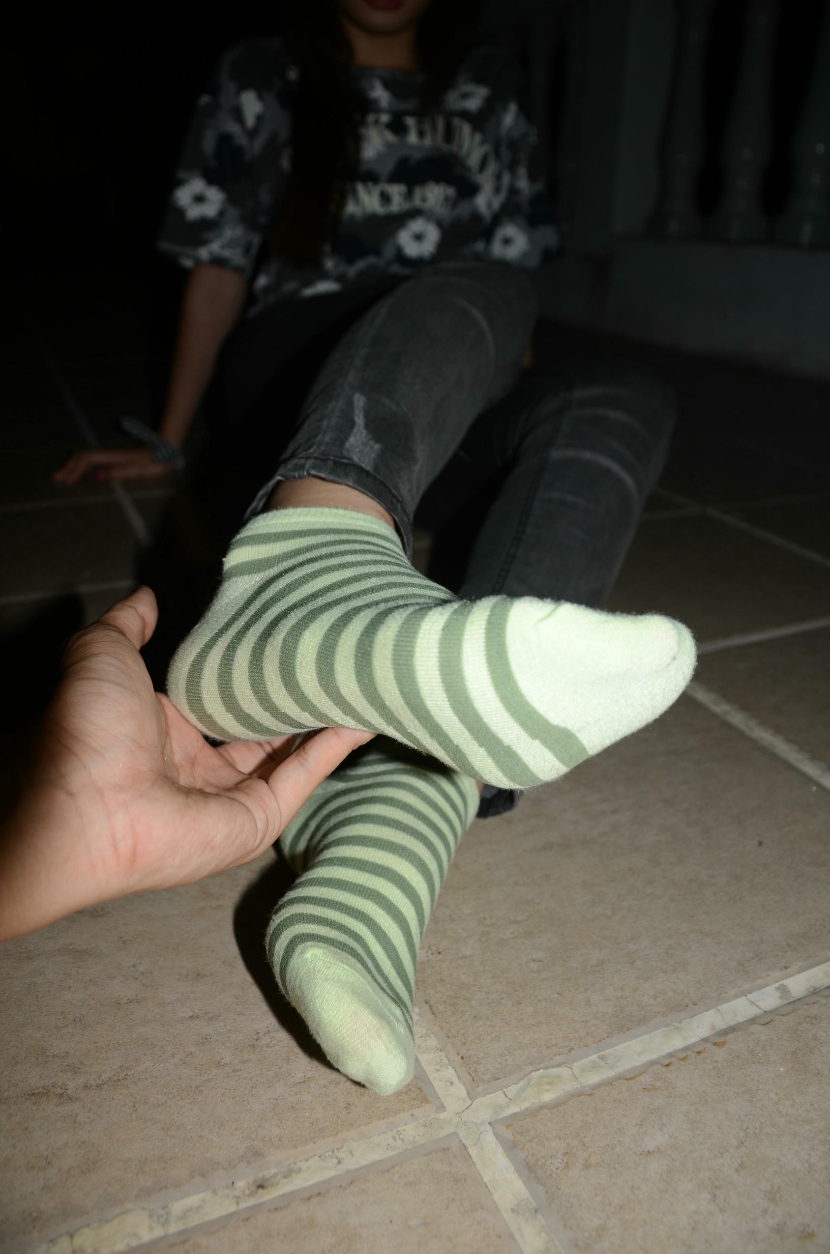 [战前女神] 恋足美腿棉袜女神级摄影套图 119 [87P+100M]_第4集