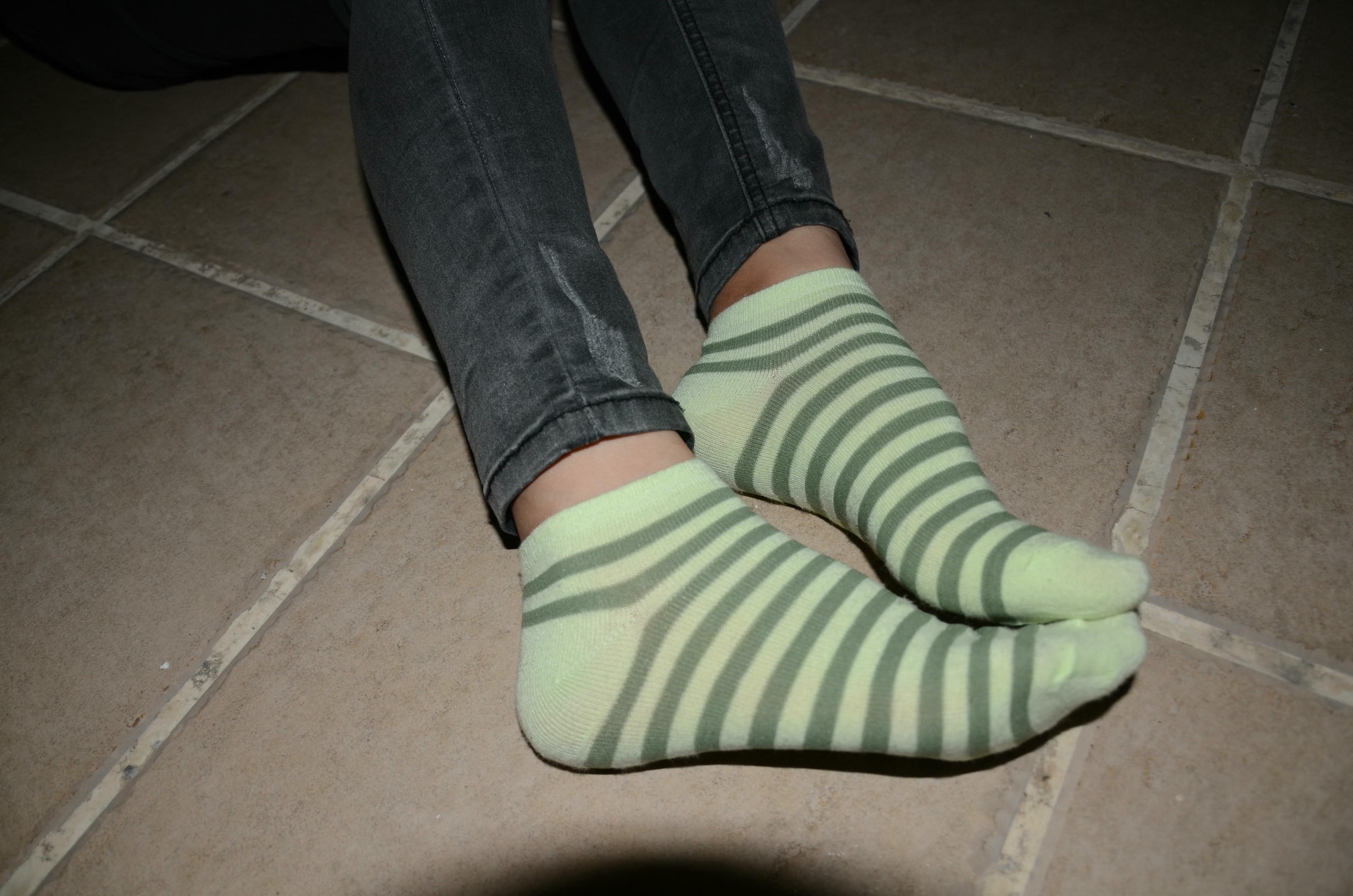 [战前女神] 恋足美腿棉袜女神级摄影套图 119 [87P+100M]_第4集