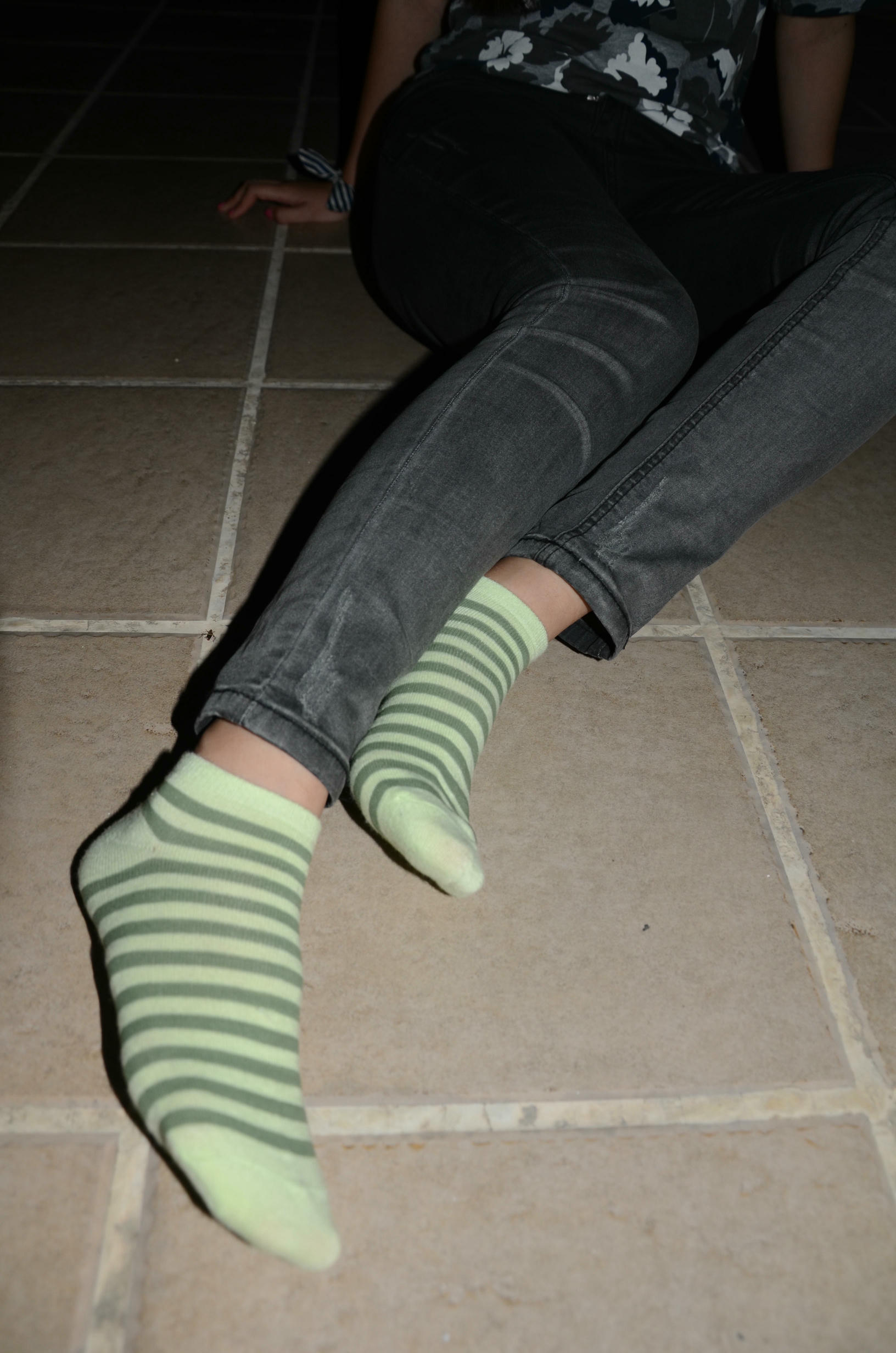 [战前女神] 恋足美腿棉袜女神级摄影套图 119 [87P+100M]_第4集