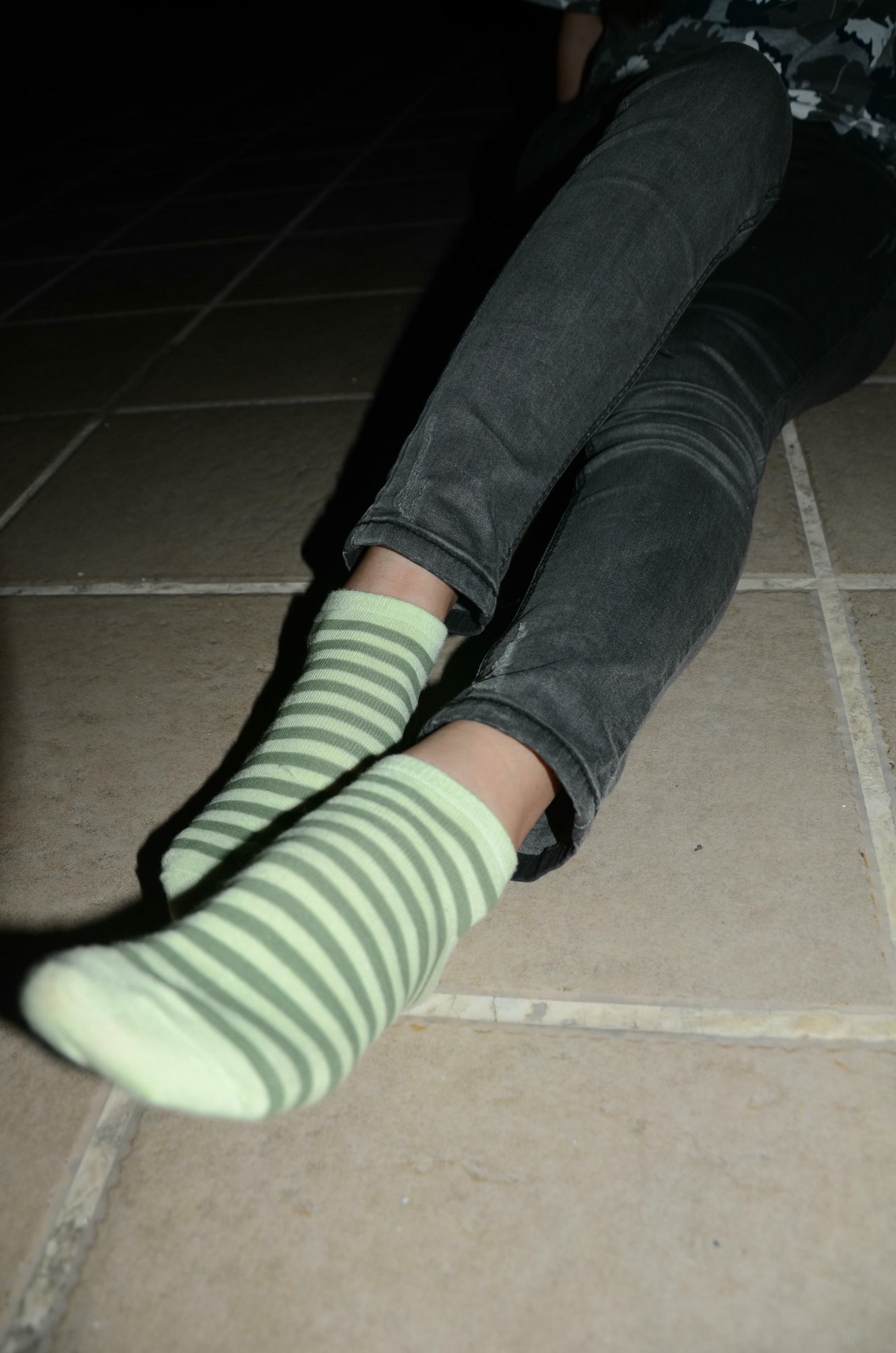 [战前女神] 恋足美腿棉袜女神级摄影套图 119 [87P+100M]_第4集