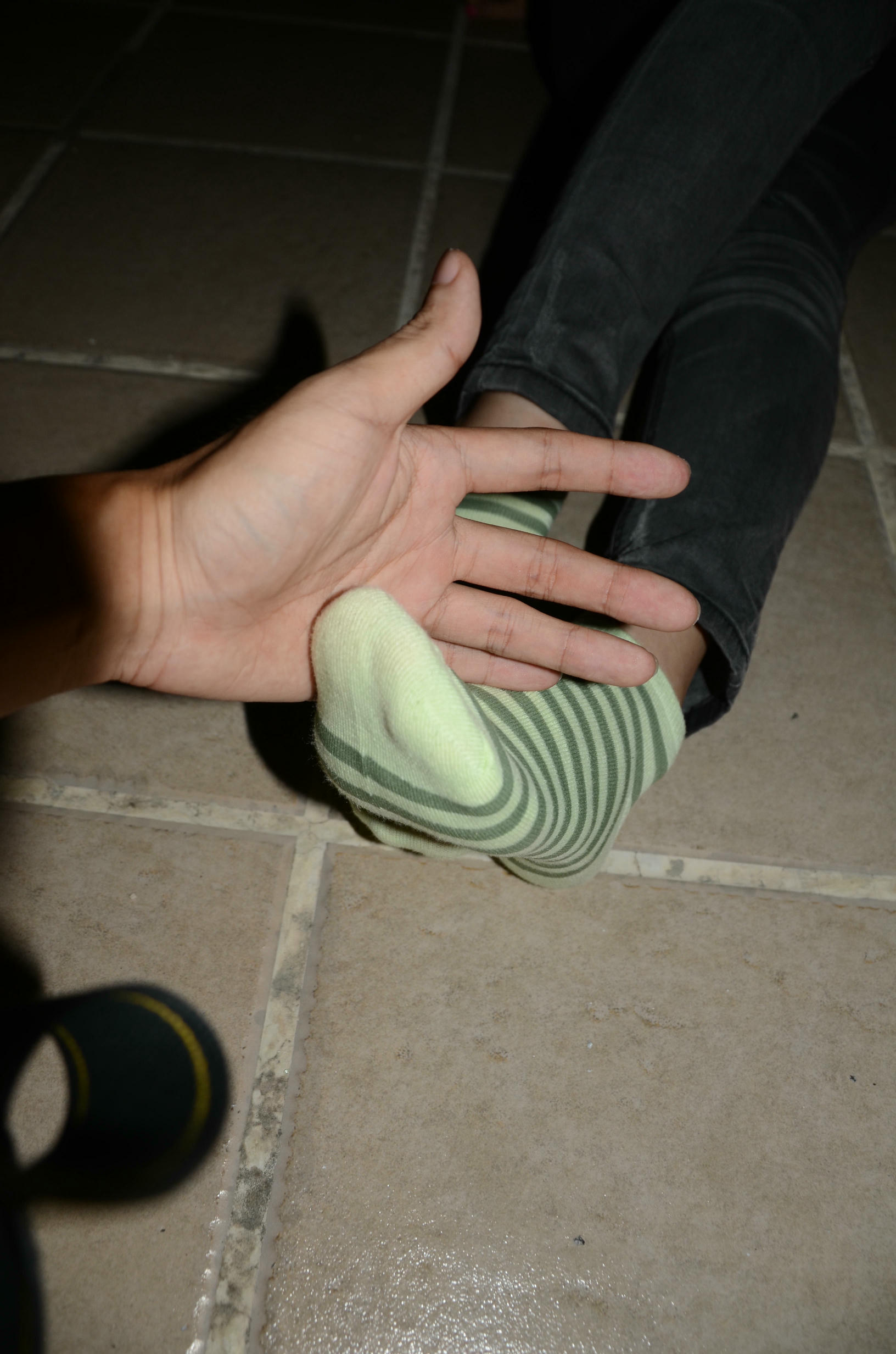 [战前女神] 恋足美腿棉袜女神级摄影套图 119 [87P+100M]_第4集