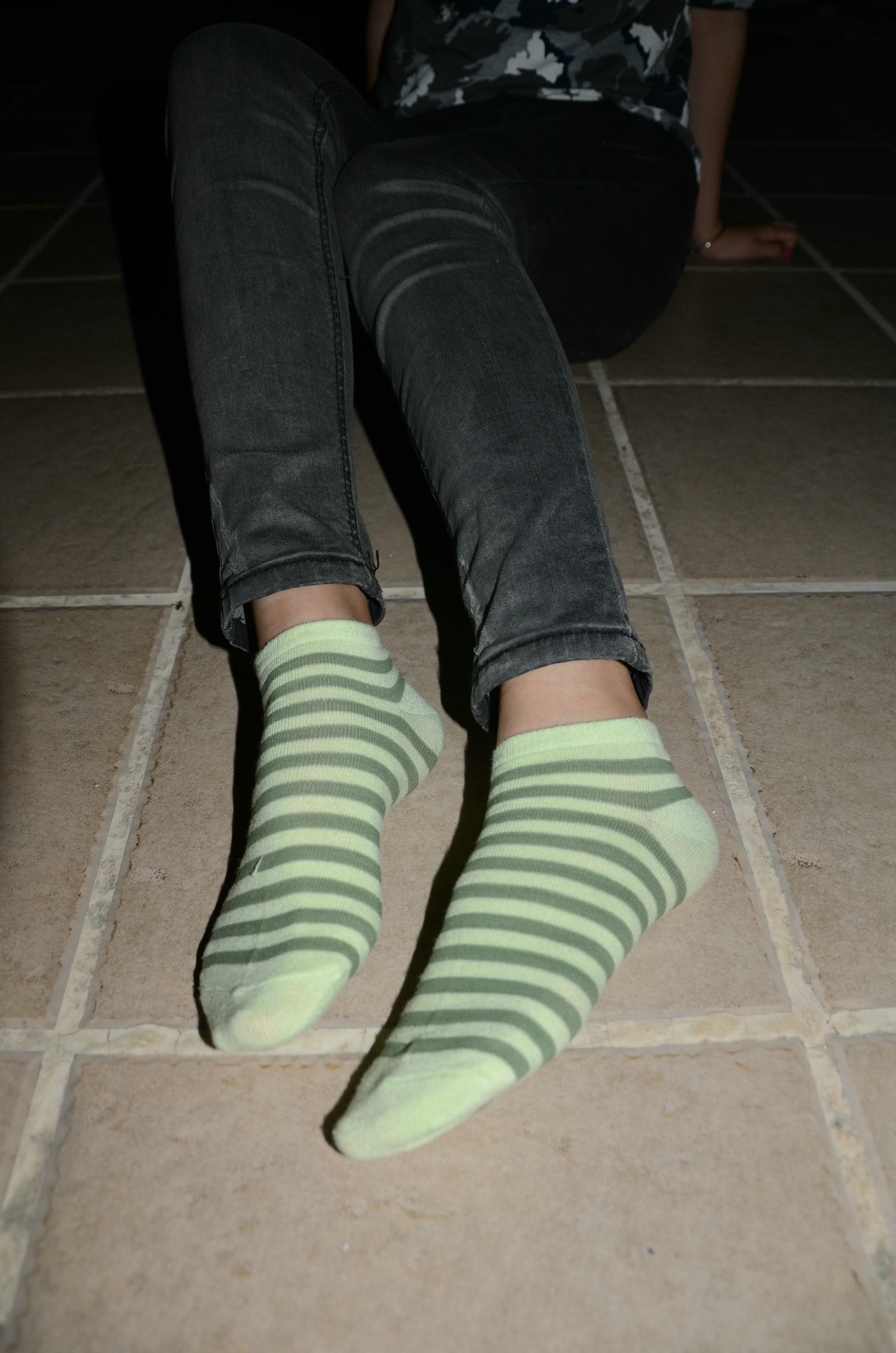 [战前女神] 恋足美腿棉袜女神级摄影套图 119 [87P+100M]_第4集