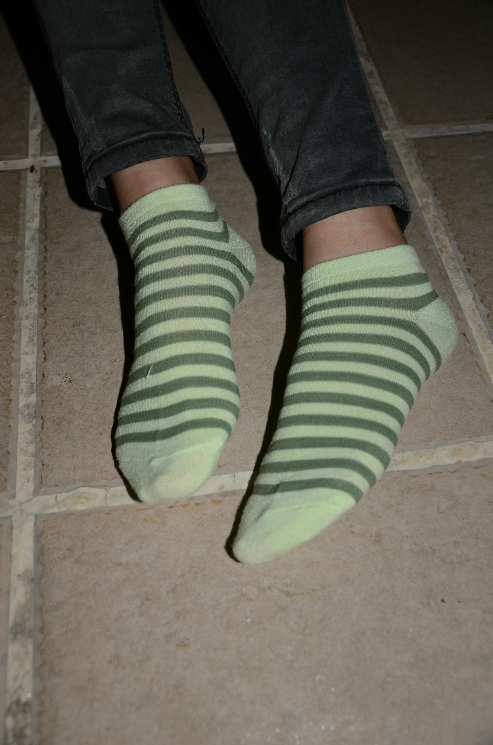 [战前女神] 恋足美腿棉袜女神级摄影套图 119 [87P+100M]_第4集