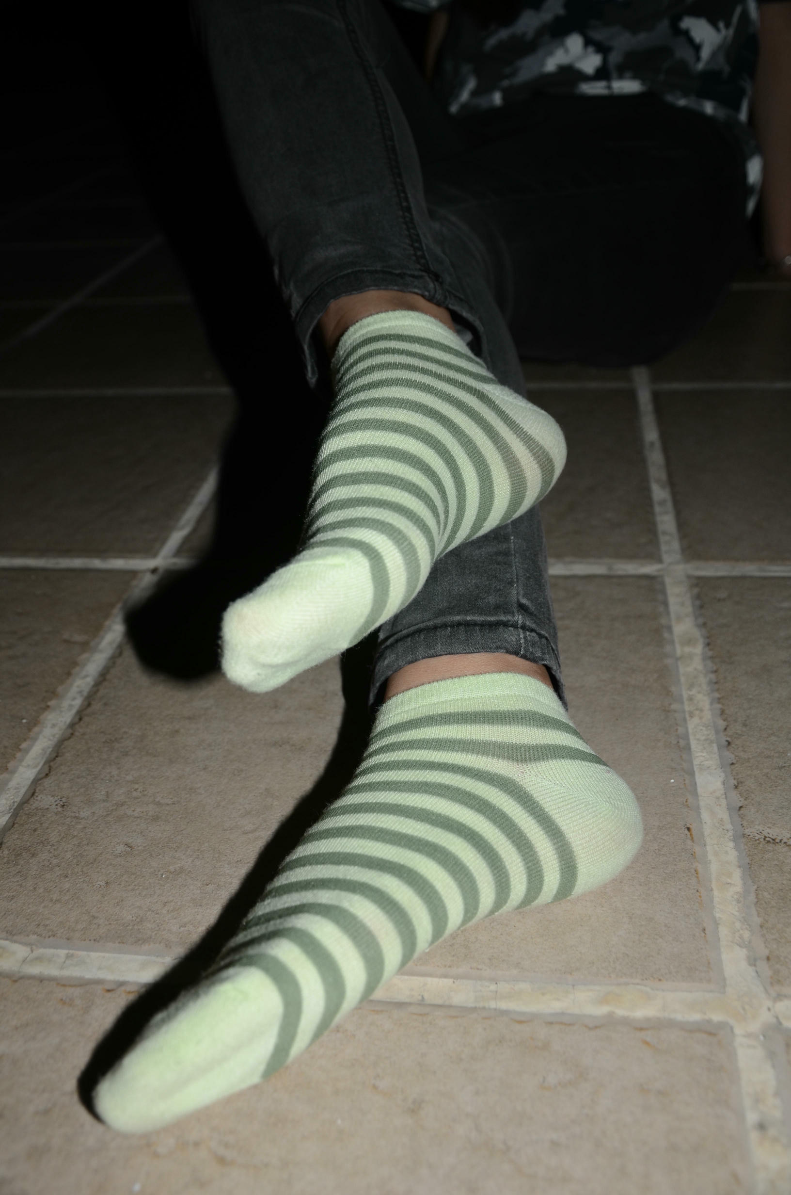 [战前女神] 恋足美腿棉袜女神级摄影套图 119 [87P+100M]_第4集