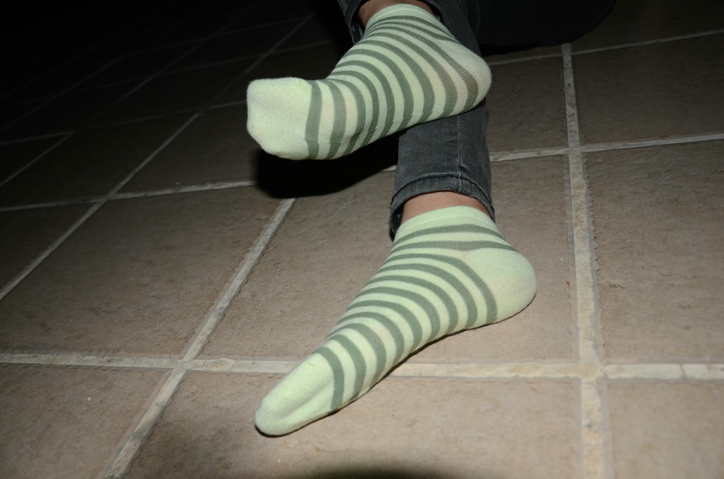 [战前女神] 恋足美腿棉袜女神级摄影套图 119 [87P+100M]_第4集