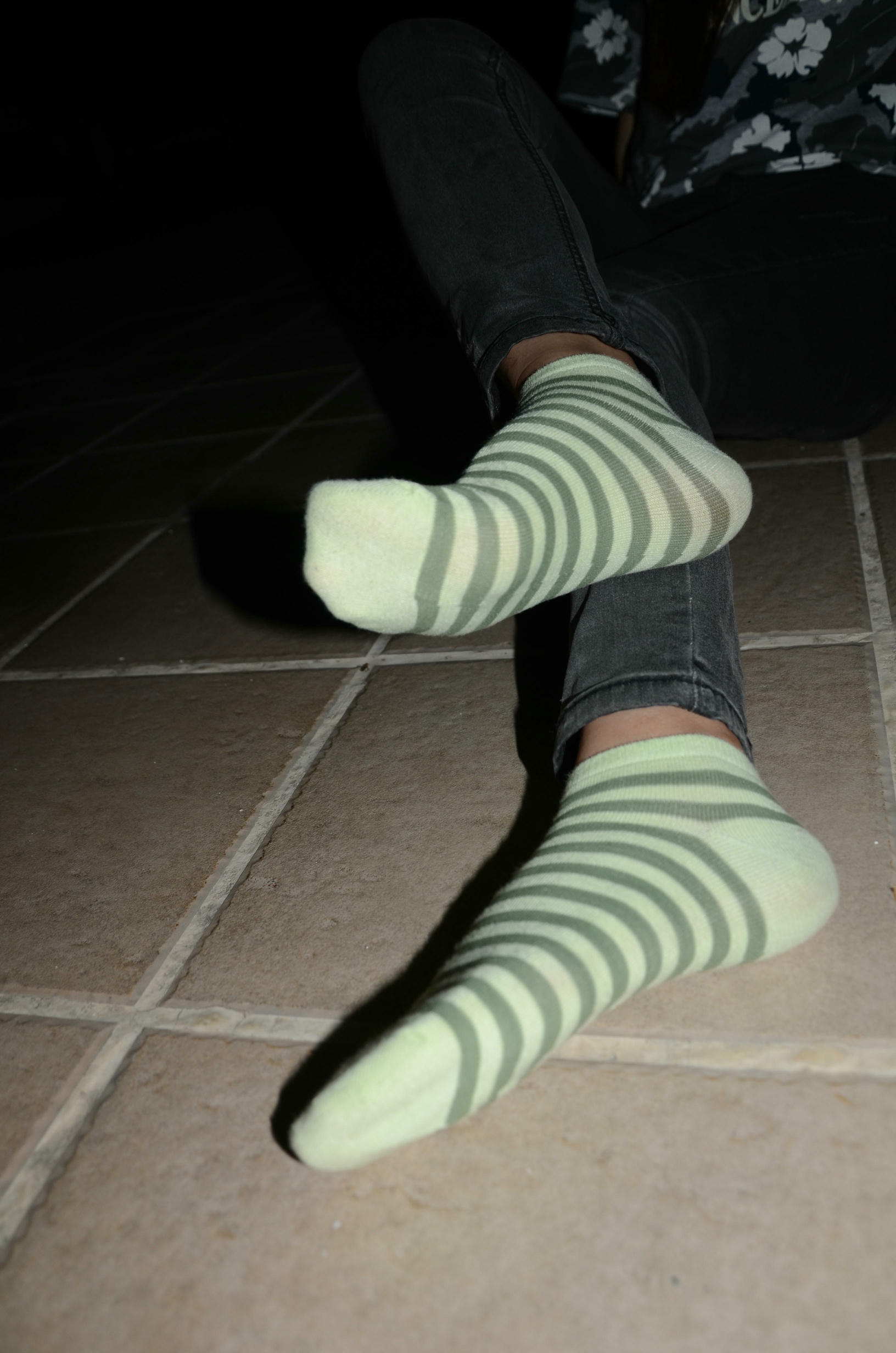 [战前女神] 恋足美腿棉袜女神级摄影套图 119 [87P+100M]_第4集