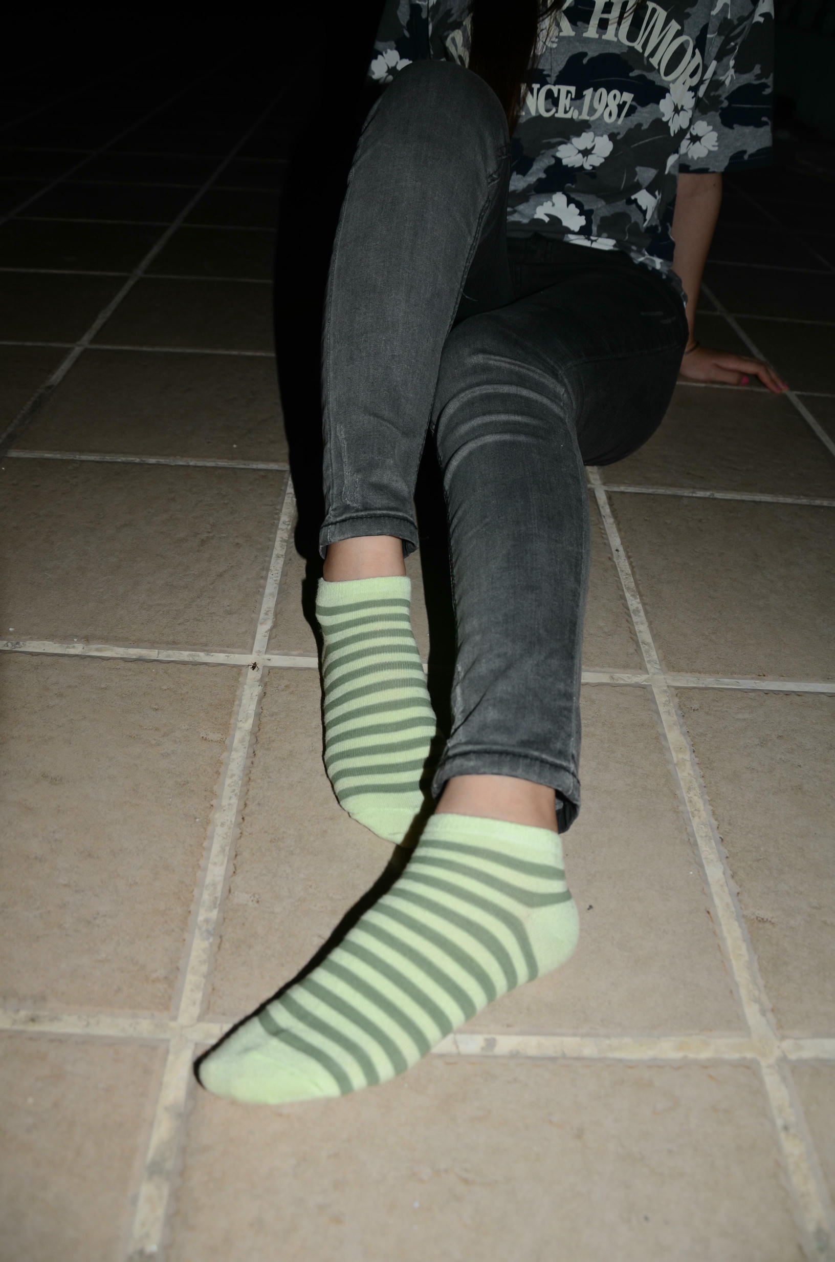 [战前女神] 恋足美腿棉袜女神级摄影套图 119 [87P+100M]_第5集