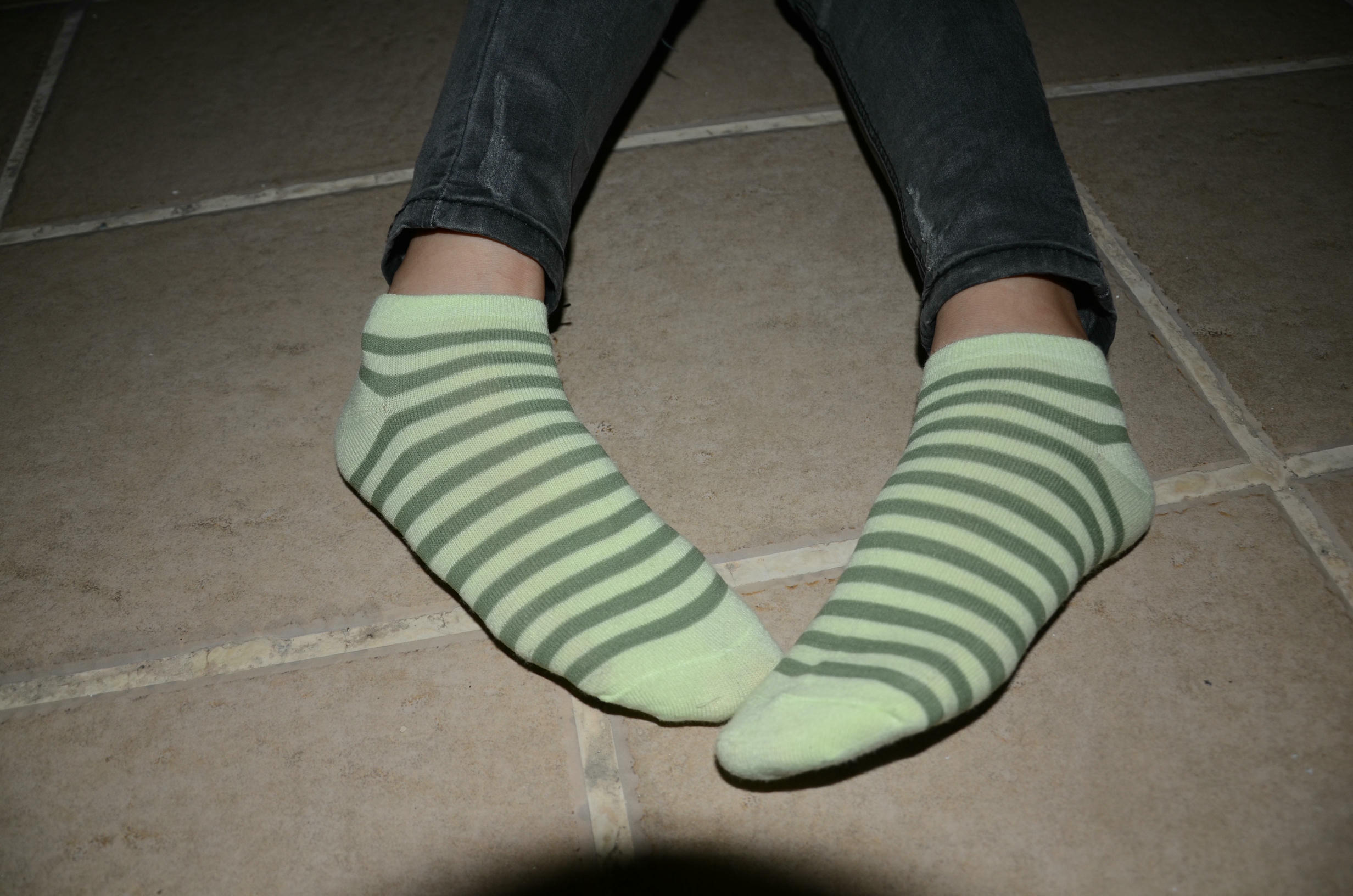 [战前女神] 恋足美腿棉袜女神级摄影套图 119 [87P+100M]_第5集