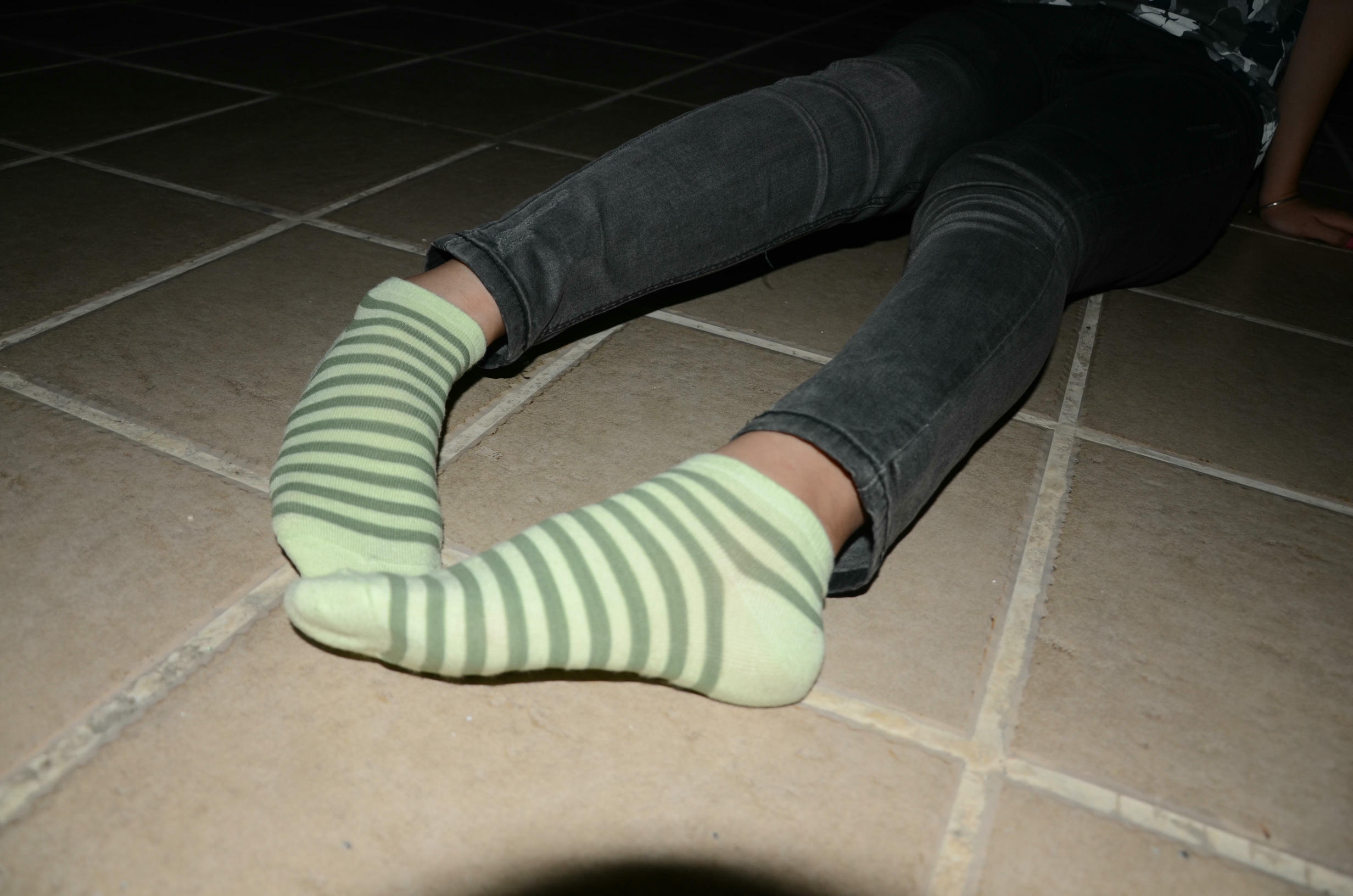 [战前女神] 恋足美腿棉袜女神级摄影套图 119 [87P+100M]_第5集