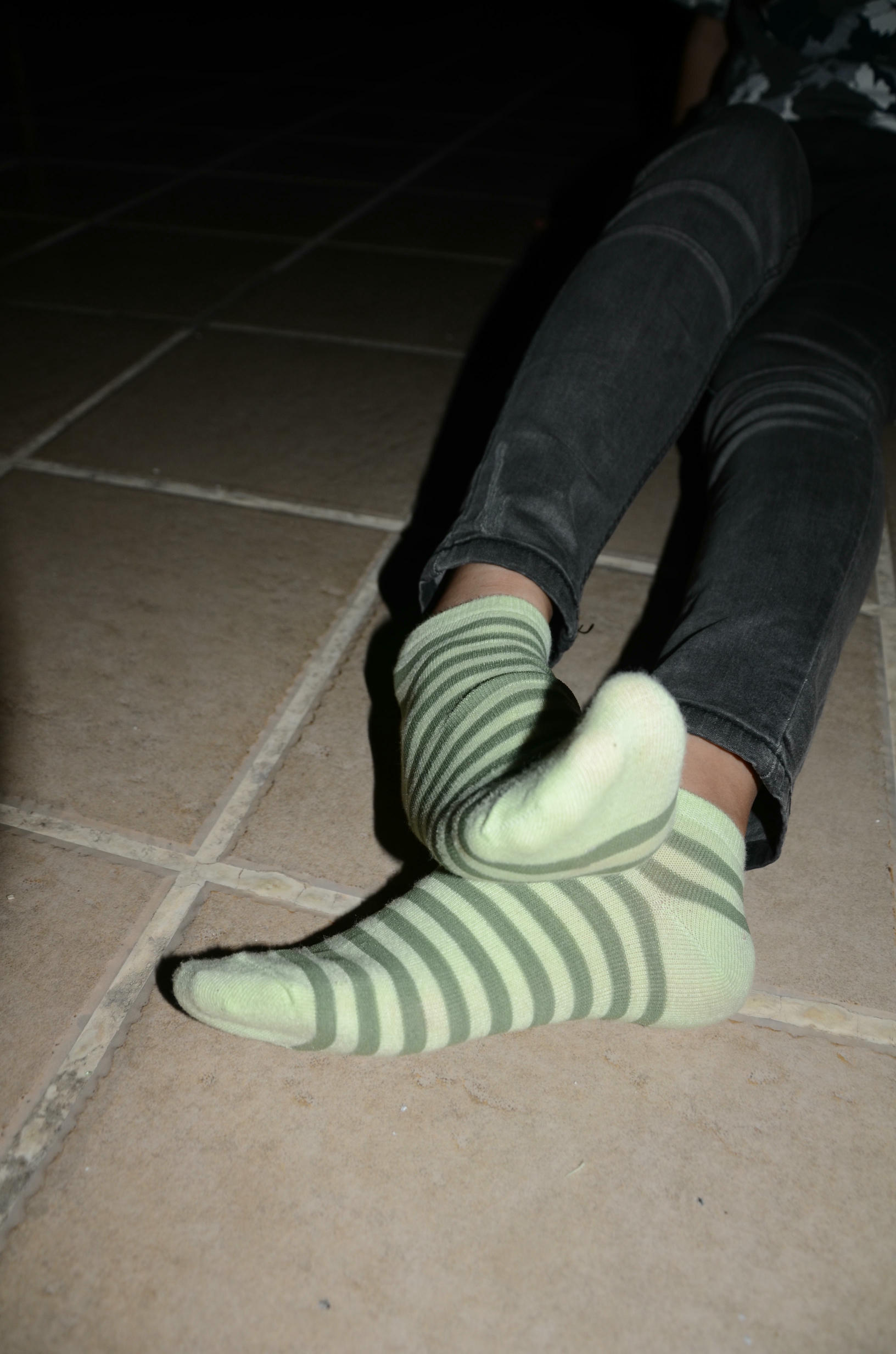 [战前女神] 恋足美腿棉袜女神级摄影套图 119 [87P+100M]_第5集