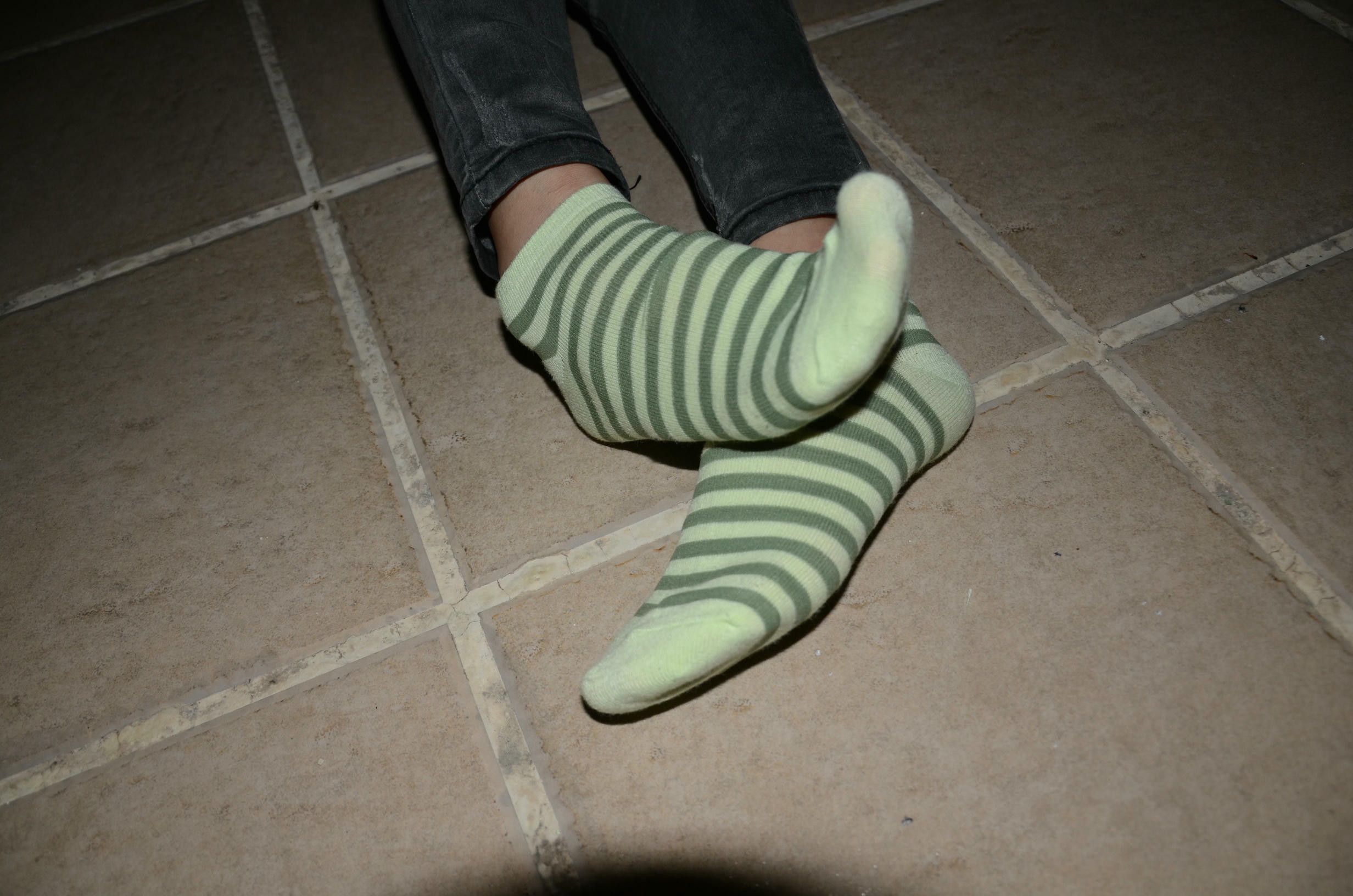 [战前女神] 恋足美腿棉袜女神级摄影套图 119 [87P+100M]_第5集