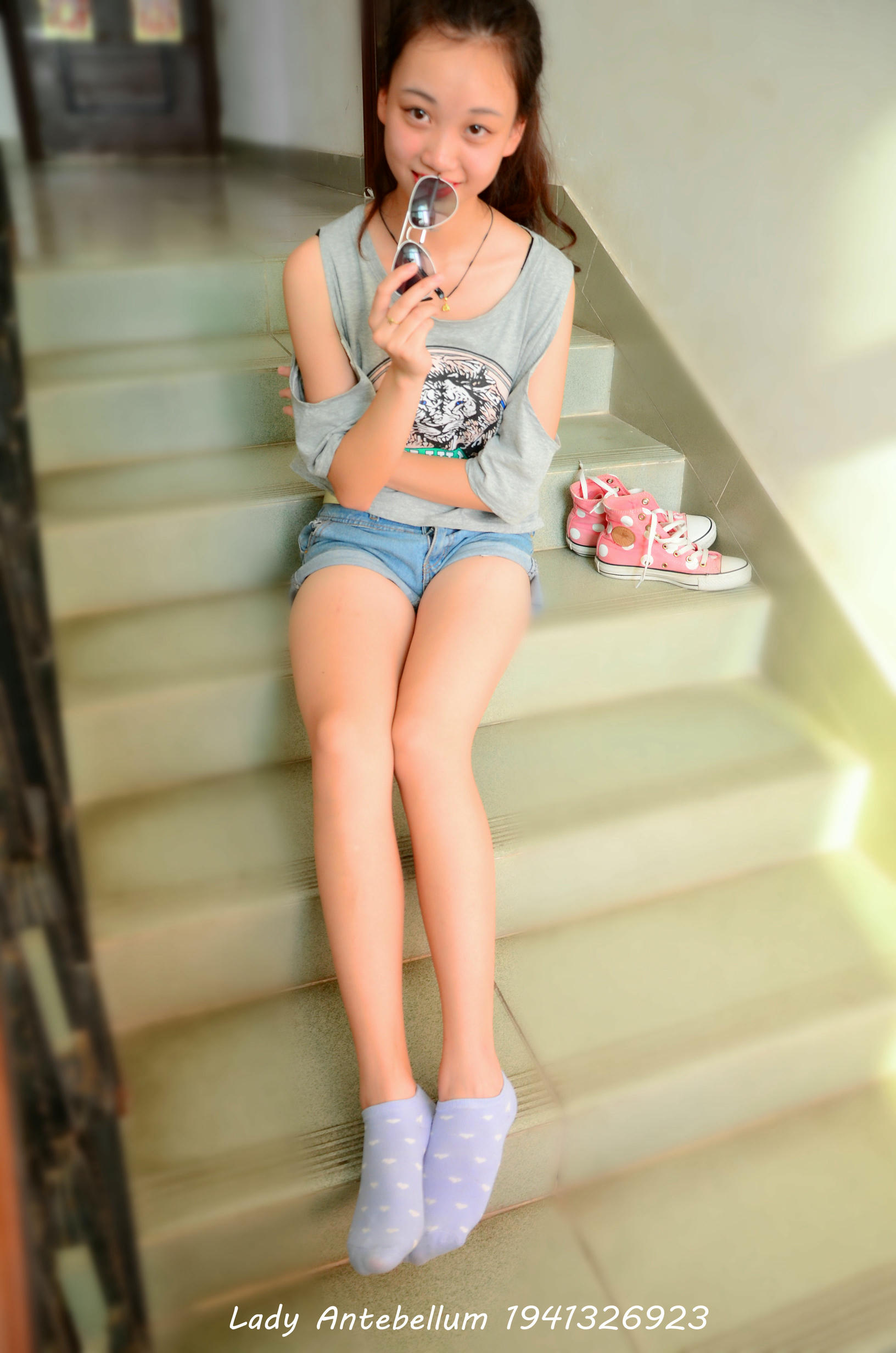 [战前女神] 恋足美腿棉袜女神级摄影套图 012 [55P-91MB]_第2集