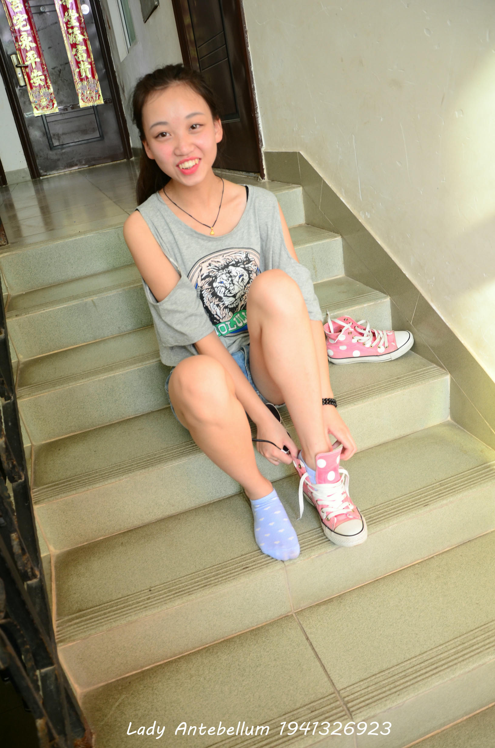 [战前女神] 恋足美腿棉袜女神级摄影套图 012 [55P-91MB]_第2集