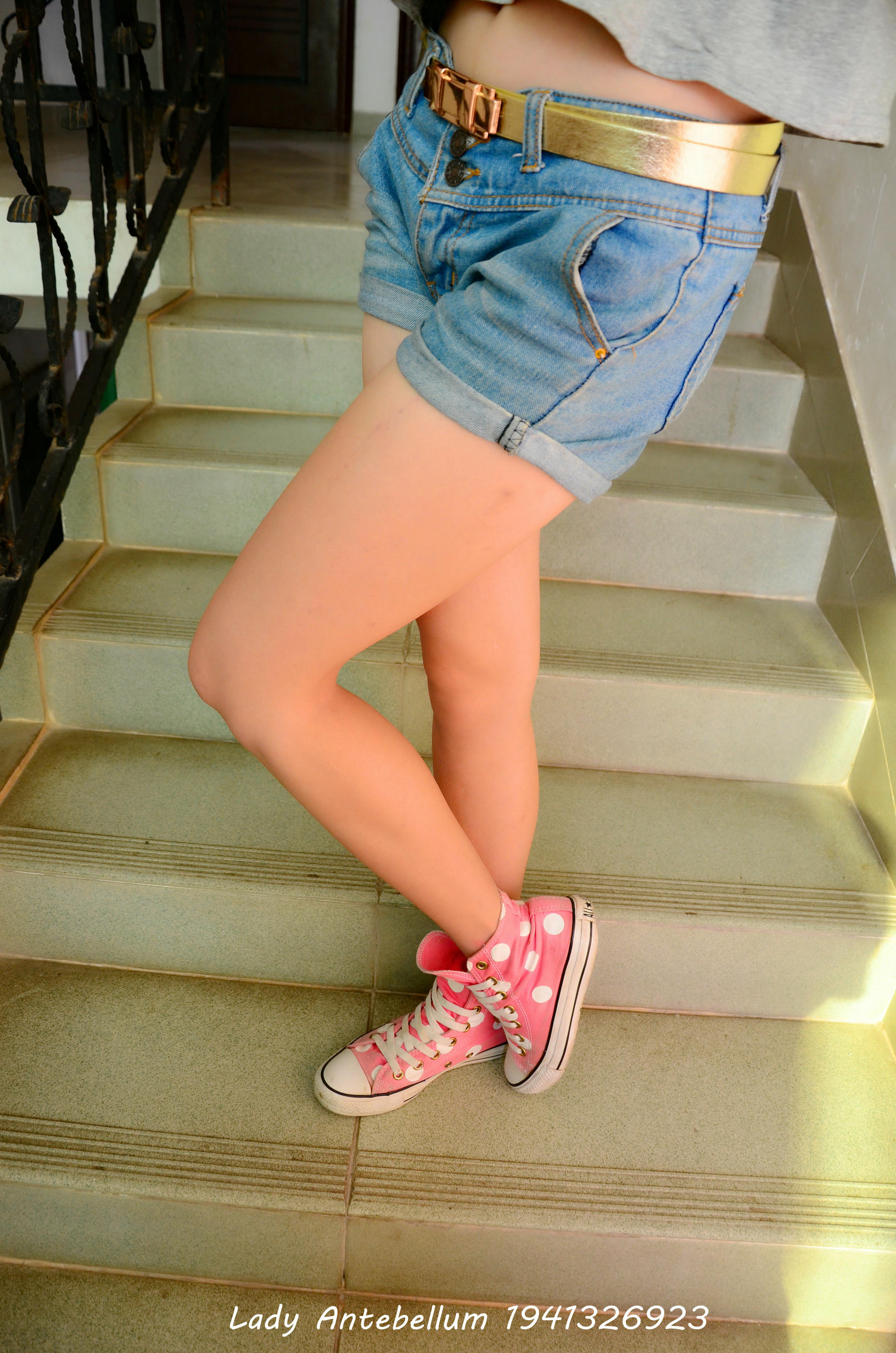 [战前女神] 恋足美腿棉袜女神级摄影套图 012 [55P-91MB]_第1集