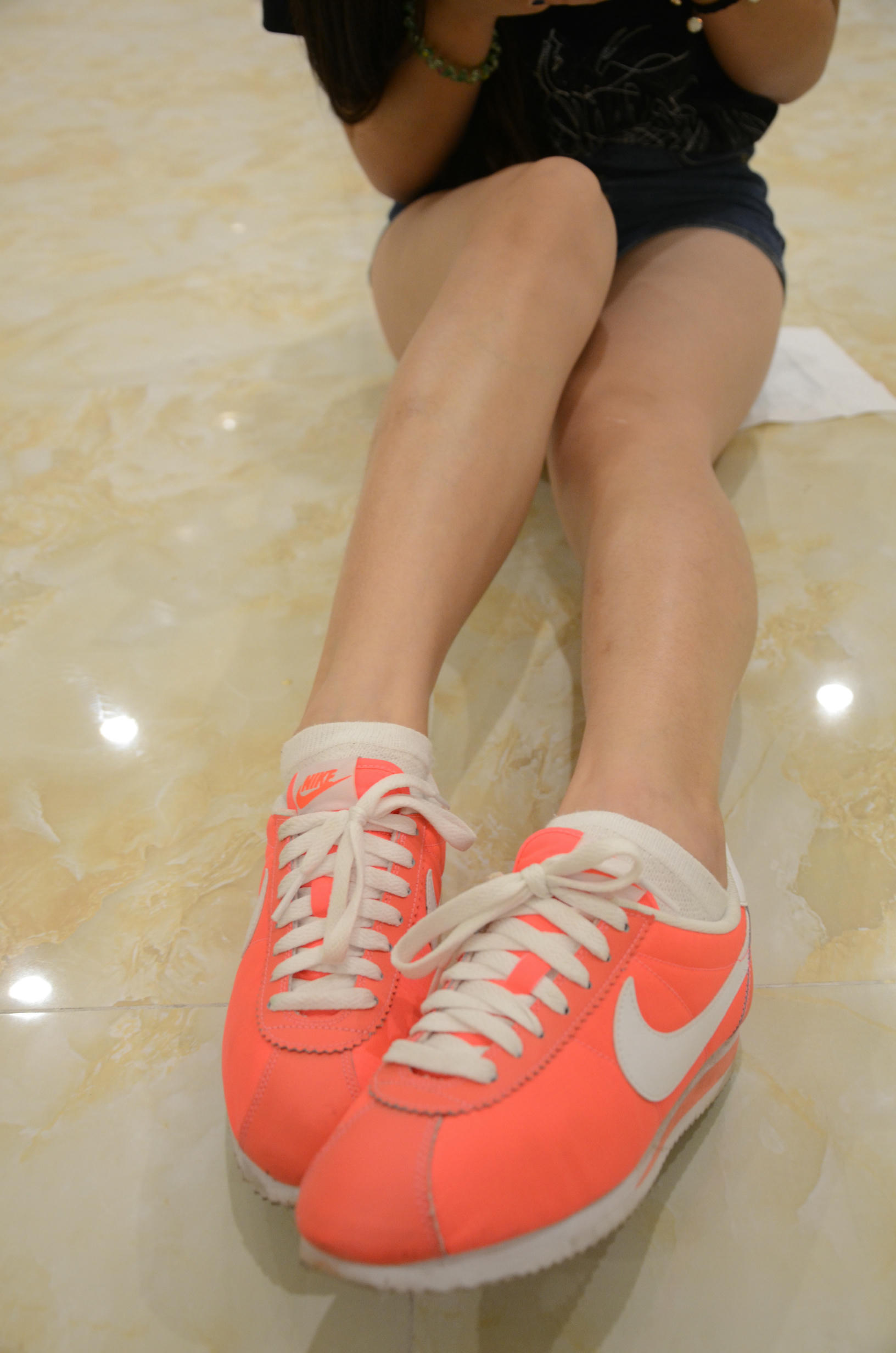 [战前女神] 恋足美腿棉袜女神级摄影套图 121 [133P+248M]_第1集