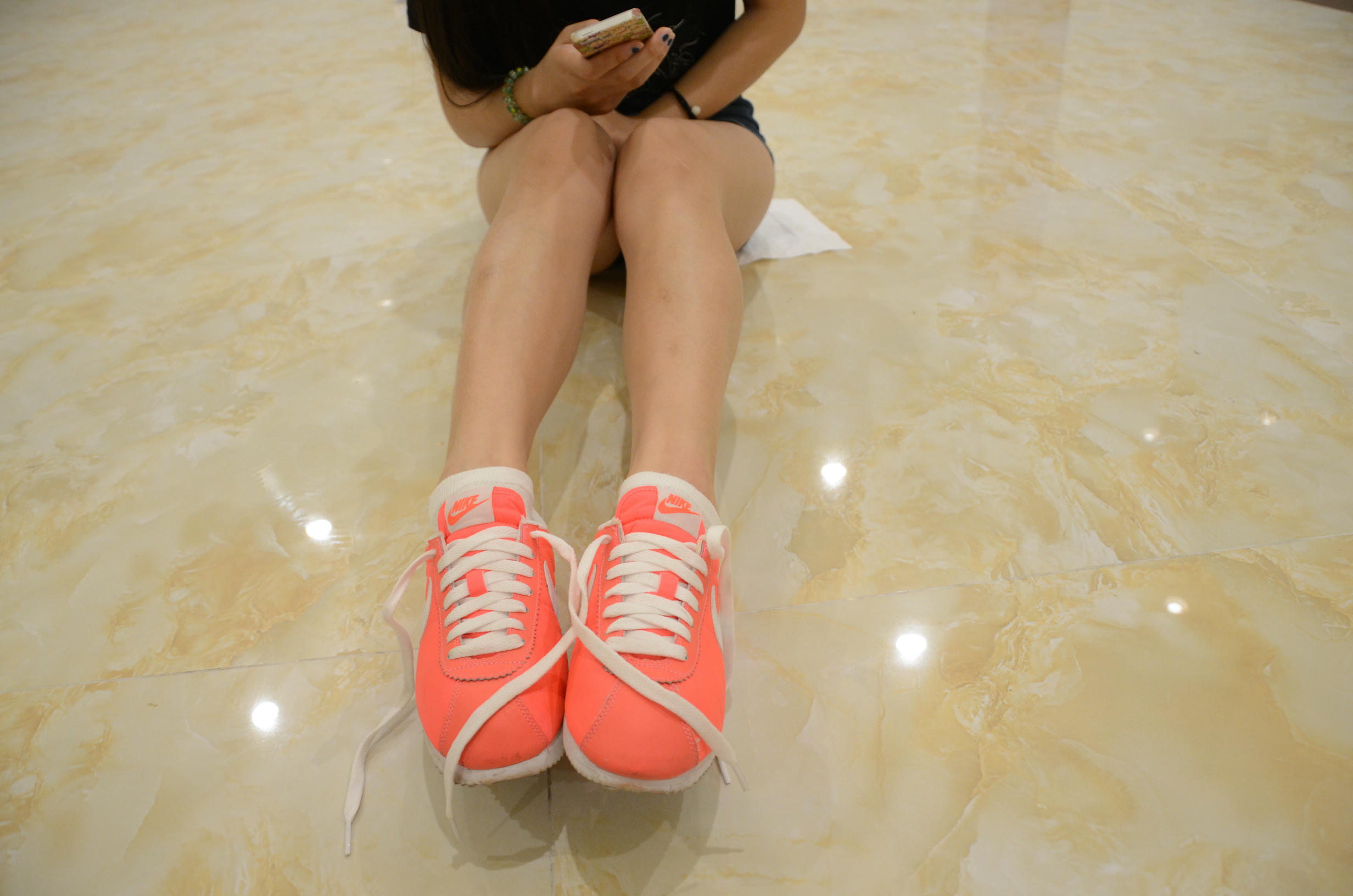 [战前女神] 恋足美腿棉袜女神级摄影套图 121 [133P+248M]_第1集