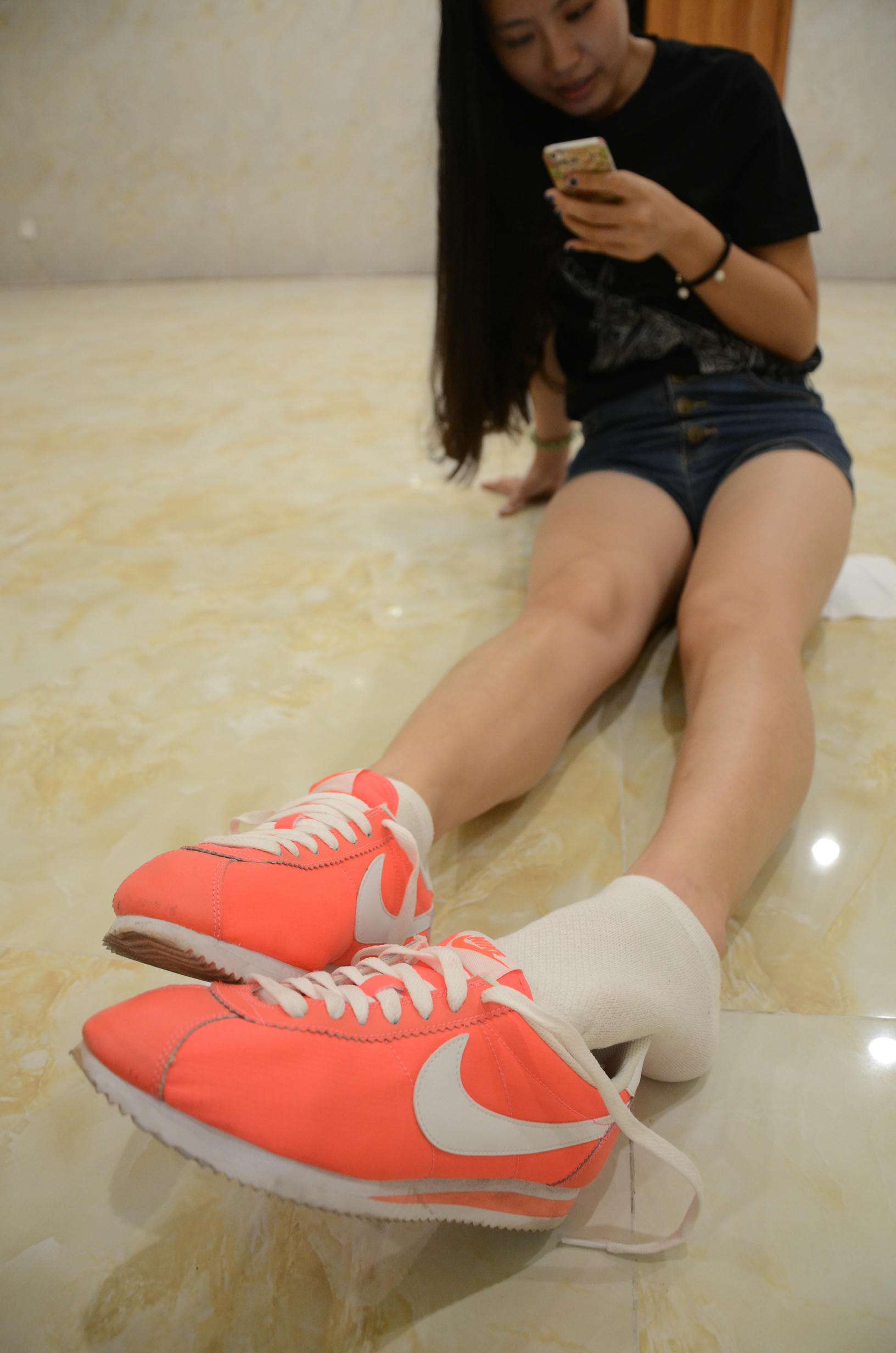 [战前女神] 恋足美腿棉袜女神级摄影套图 121 [133P+248M]_第2集