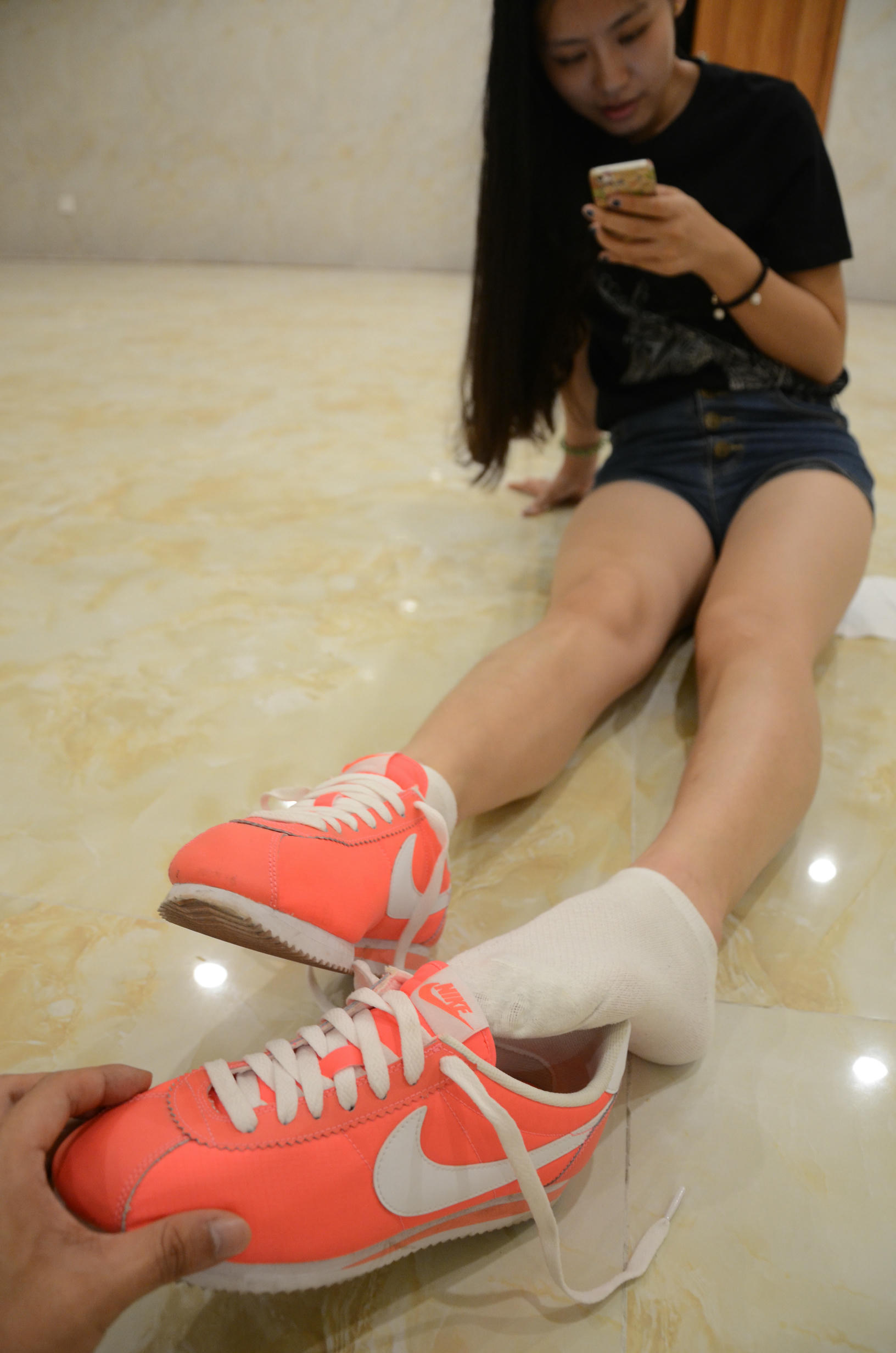 [战前女神] 恋足美腿棉袜女神级摄影套图 121 [133P+248M]_第2集