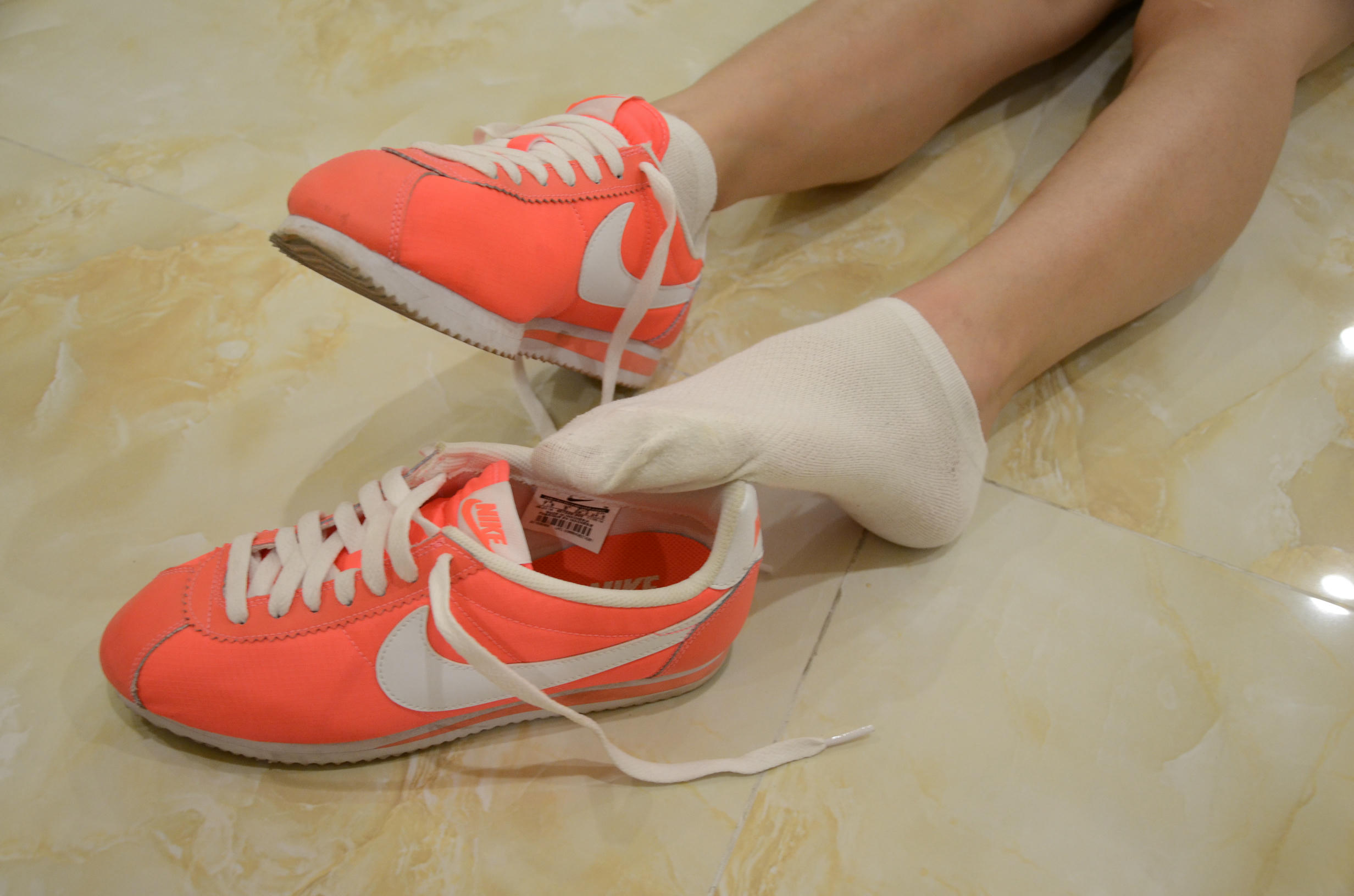 [战前女神] 恋足美腿棉袜女神级摄影套图 121 [133P+248M]_第2集