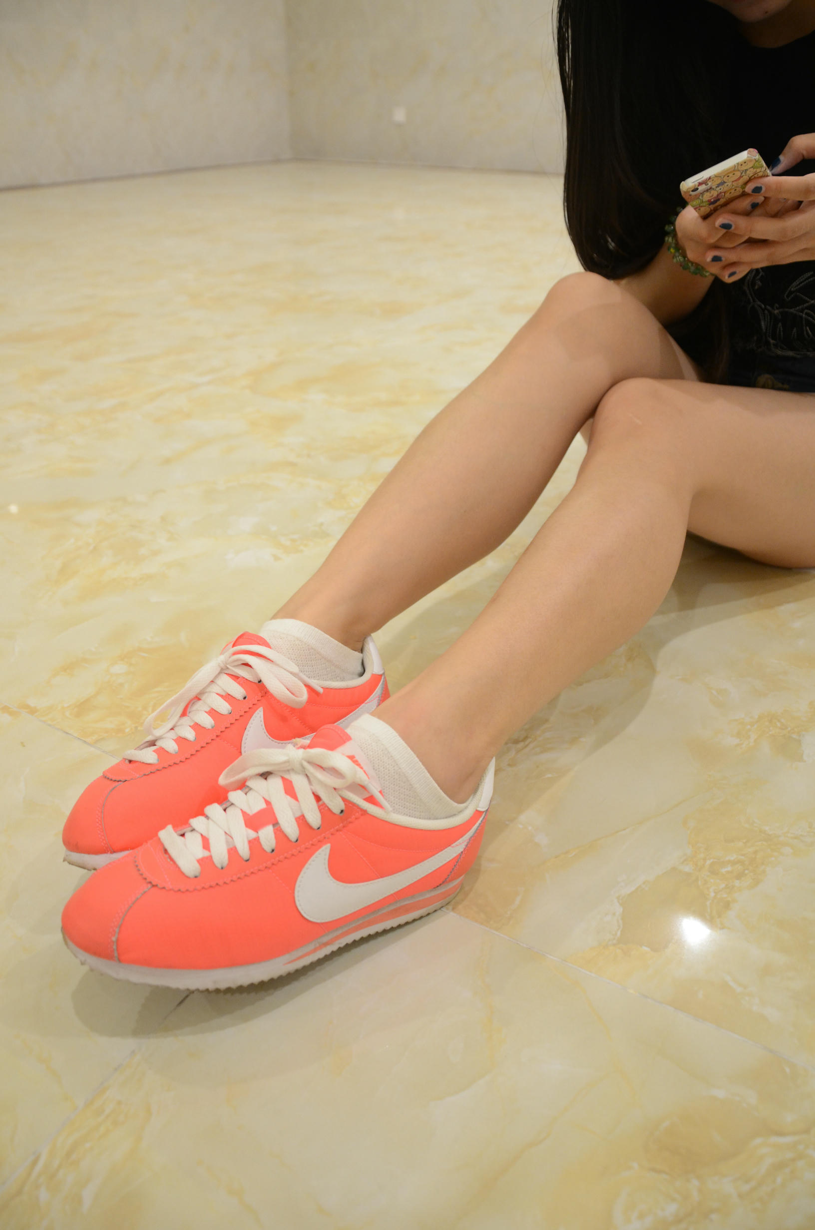 [战前女神] 恋足美腿棉袜女神级摄影套图 121 [133P+248M]_第1集