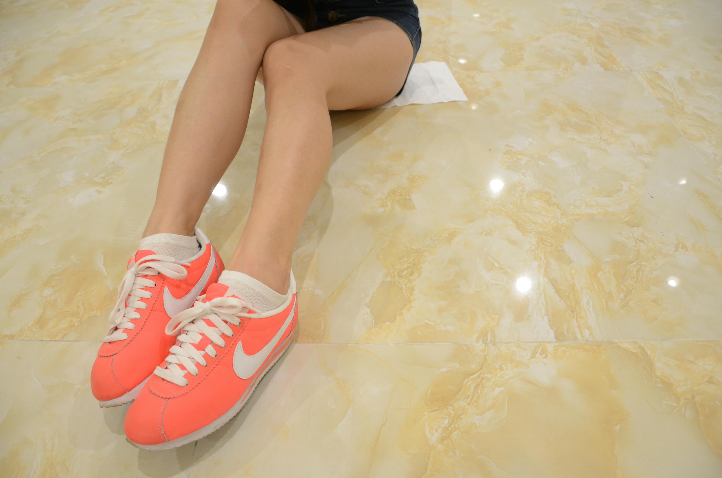 [战前女神] 恋足美腿棉袜女神级摄影套图 121 [133P+248M]_第1集