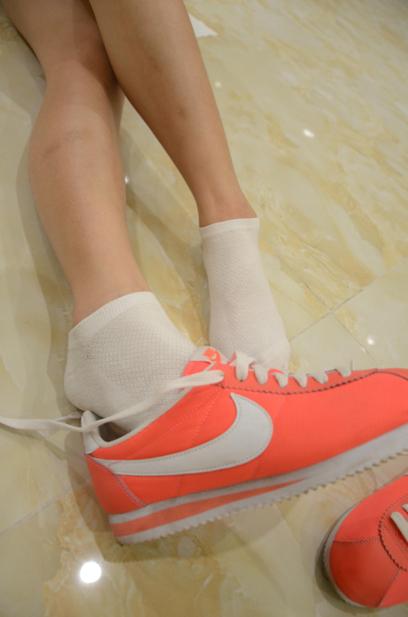 [战前女神] 恋足美腿棉袜女神级摄影套图 121 [133P+248M]_第4集