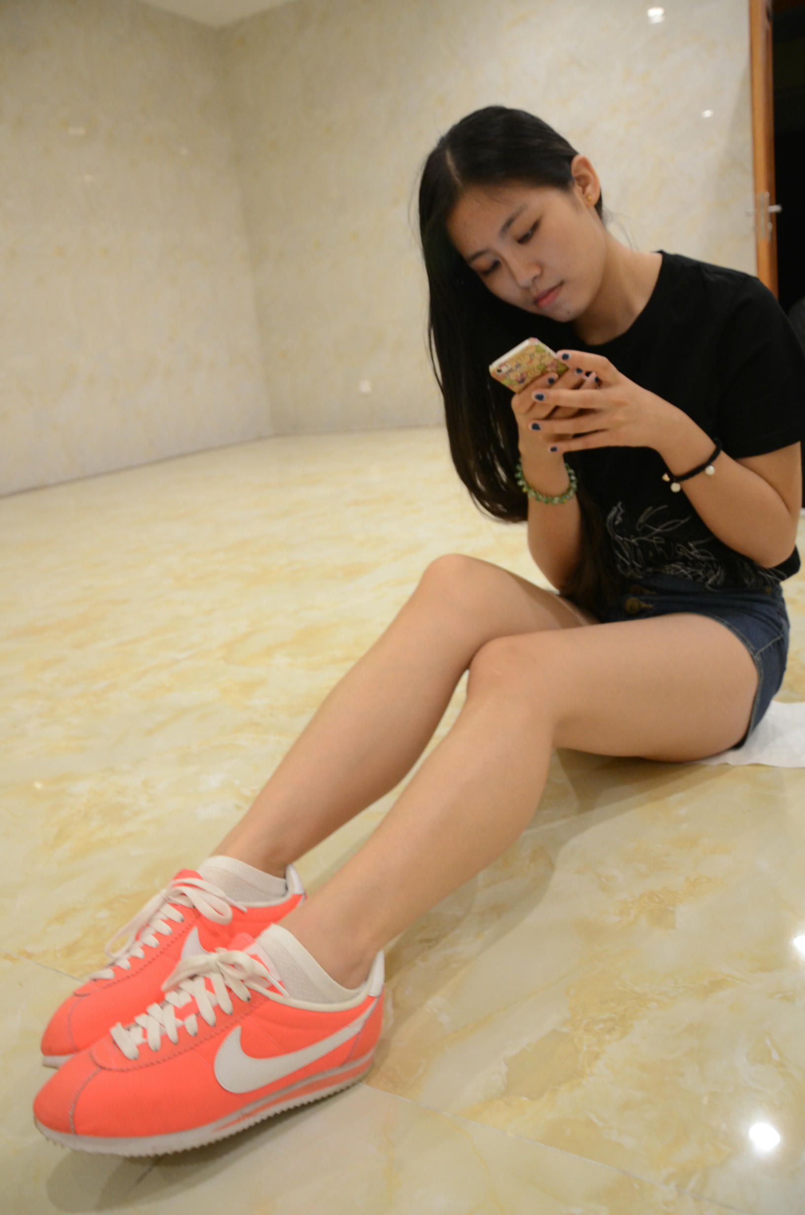 [战前女神] 恋足美腿棉袜女神级摄影套图 121 [133P+248M]_第1集