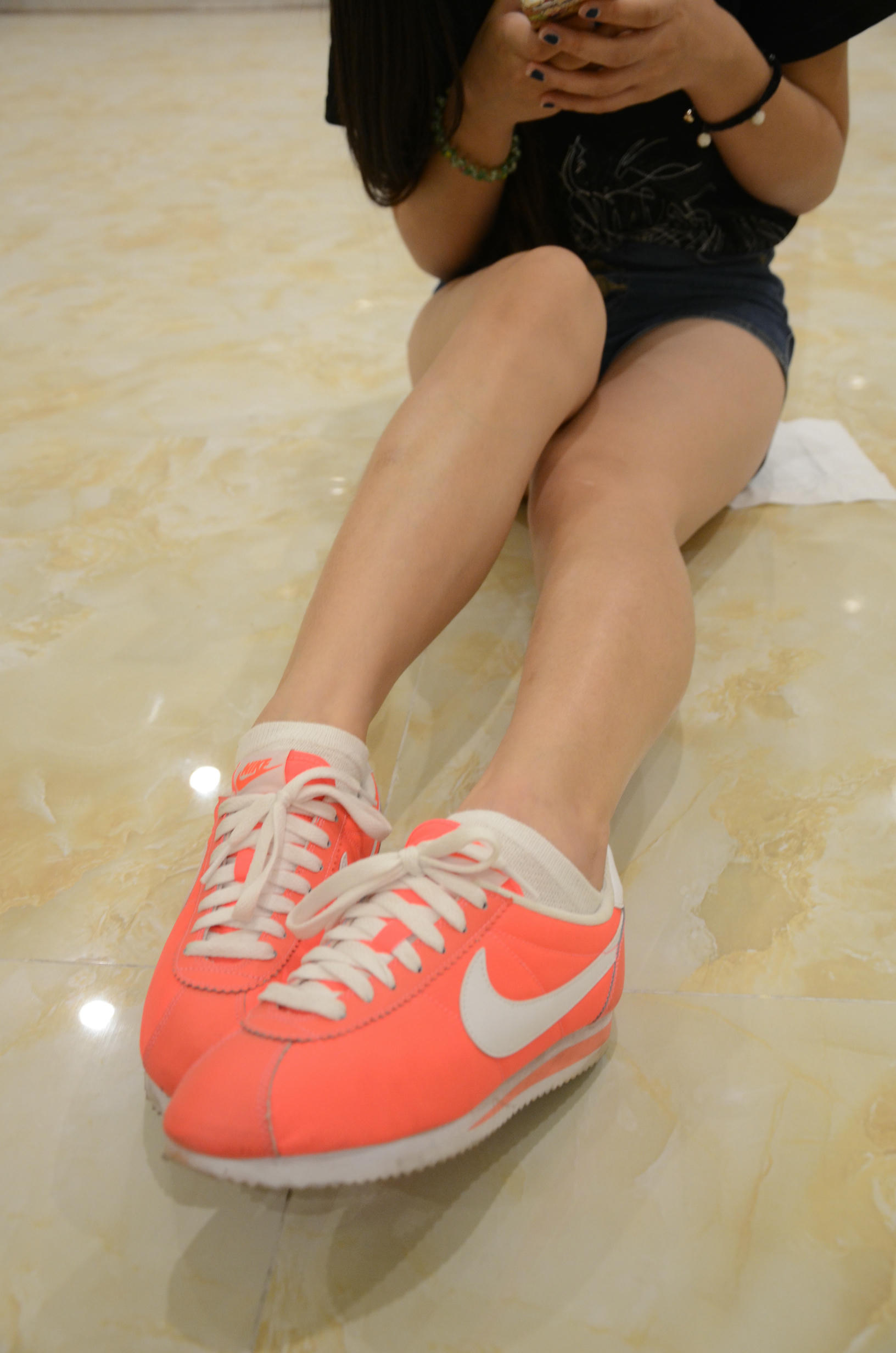 [战前女神] 恋足美腿棉袜女神级摄影套图 121 [133P+248M]_第1集