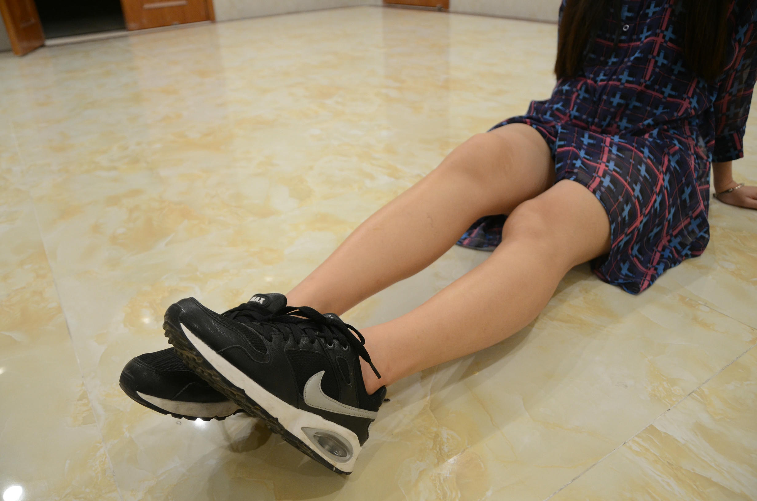 [战前女神] 恋足美腿棉袜女神级摄影套图 124 [133P+264M]_第1集