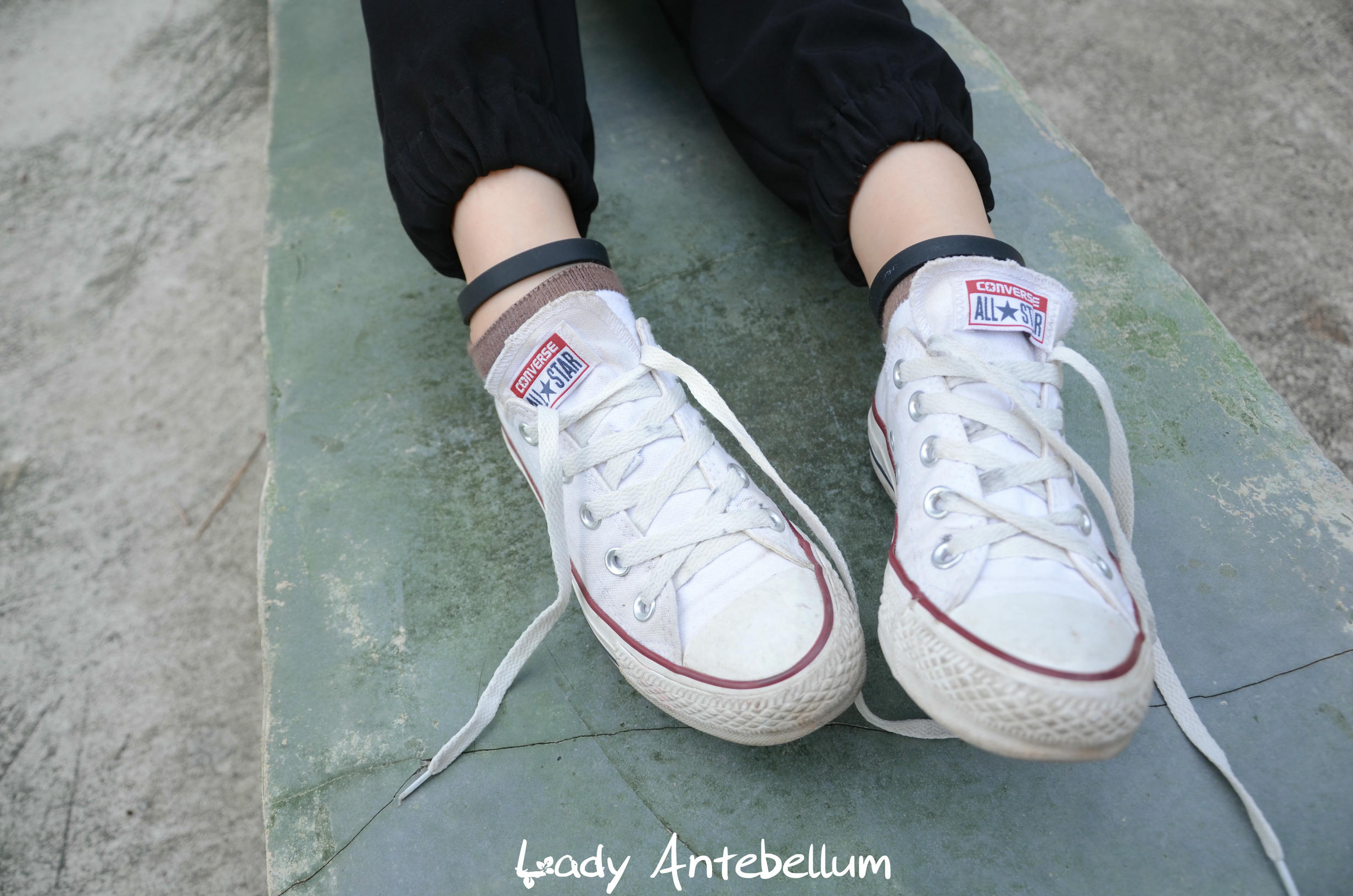 [战前女神] 恋足美腿棉袜女神级摄影套图 125 [89P+187M]_第1集