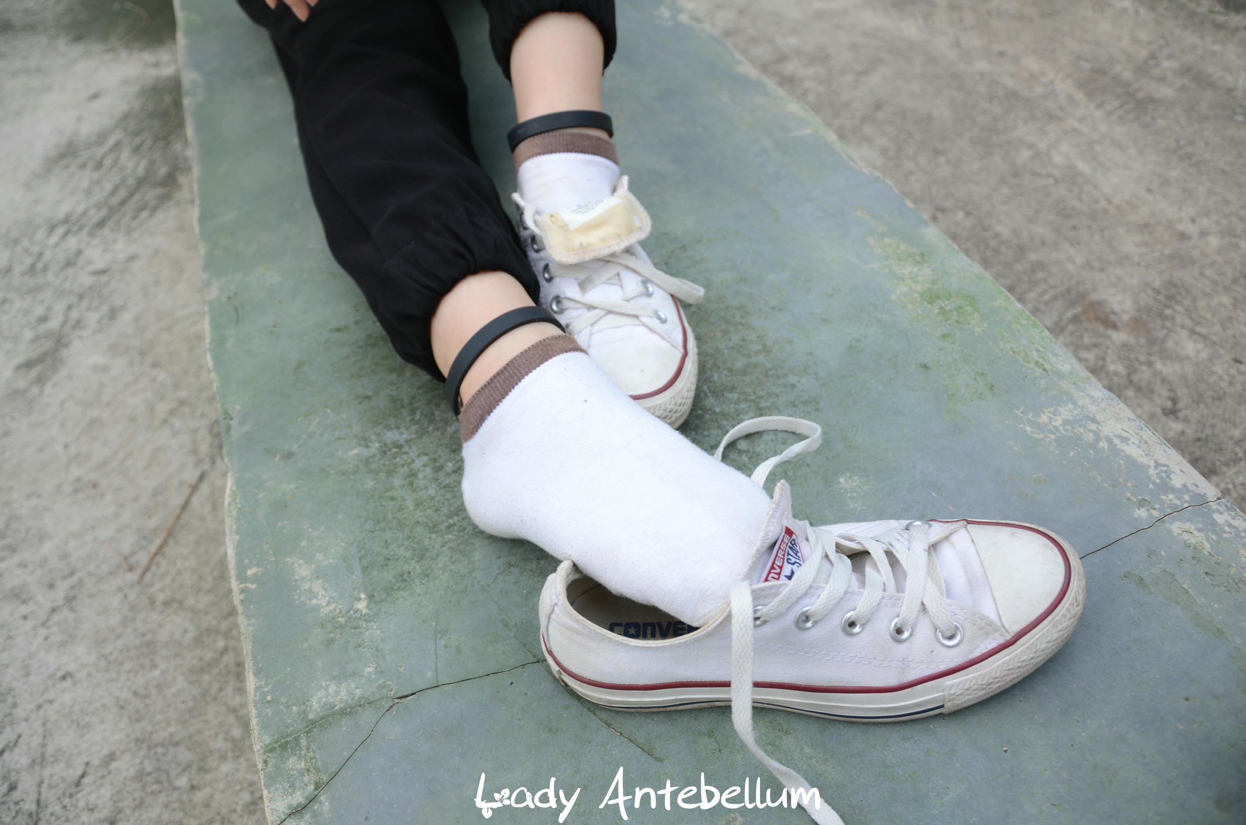 [战前女神] 恋足美腿棉袜女神级摄影套图 125 [89P+187M]_第2集