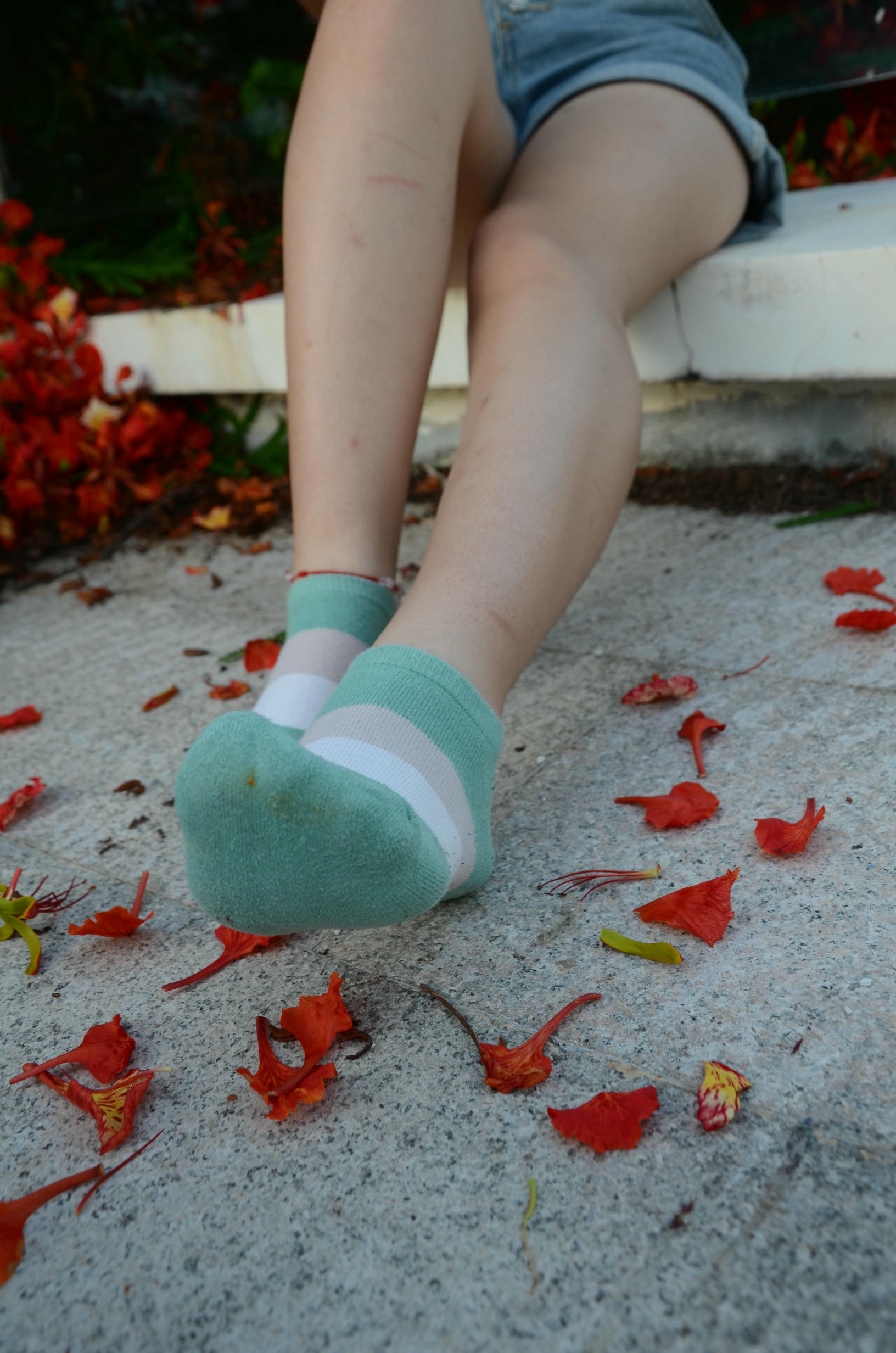 [战前女神] 恋足美腿棉袜女神级摄影套图 126 [114P+182M]_第1集