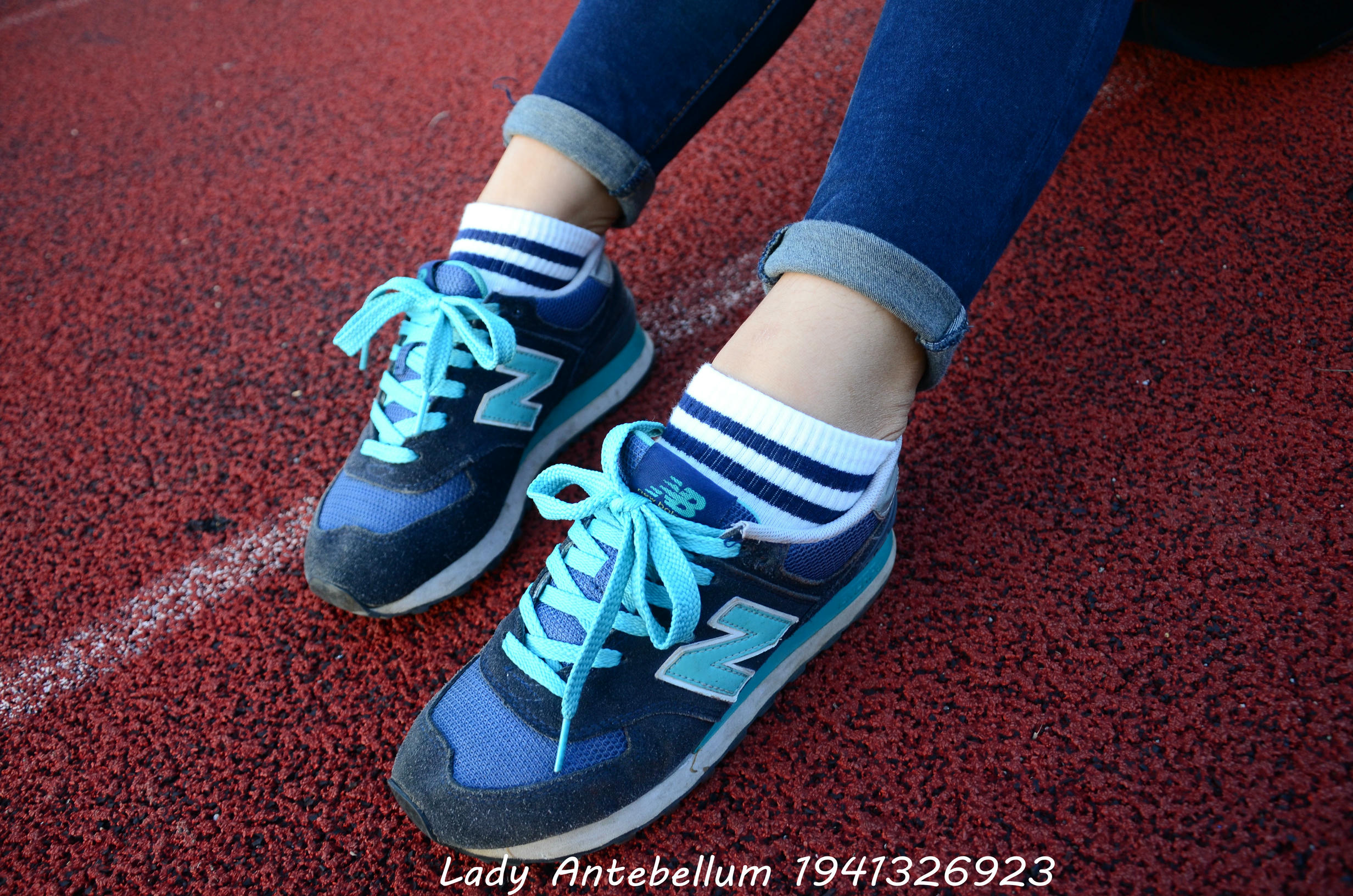 [战前女神] 恋足美腿棉袜女神级摄影套图 127 [99P+167M]_第1集